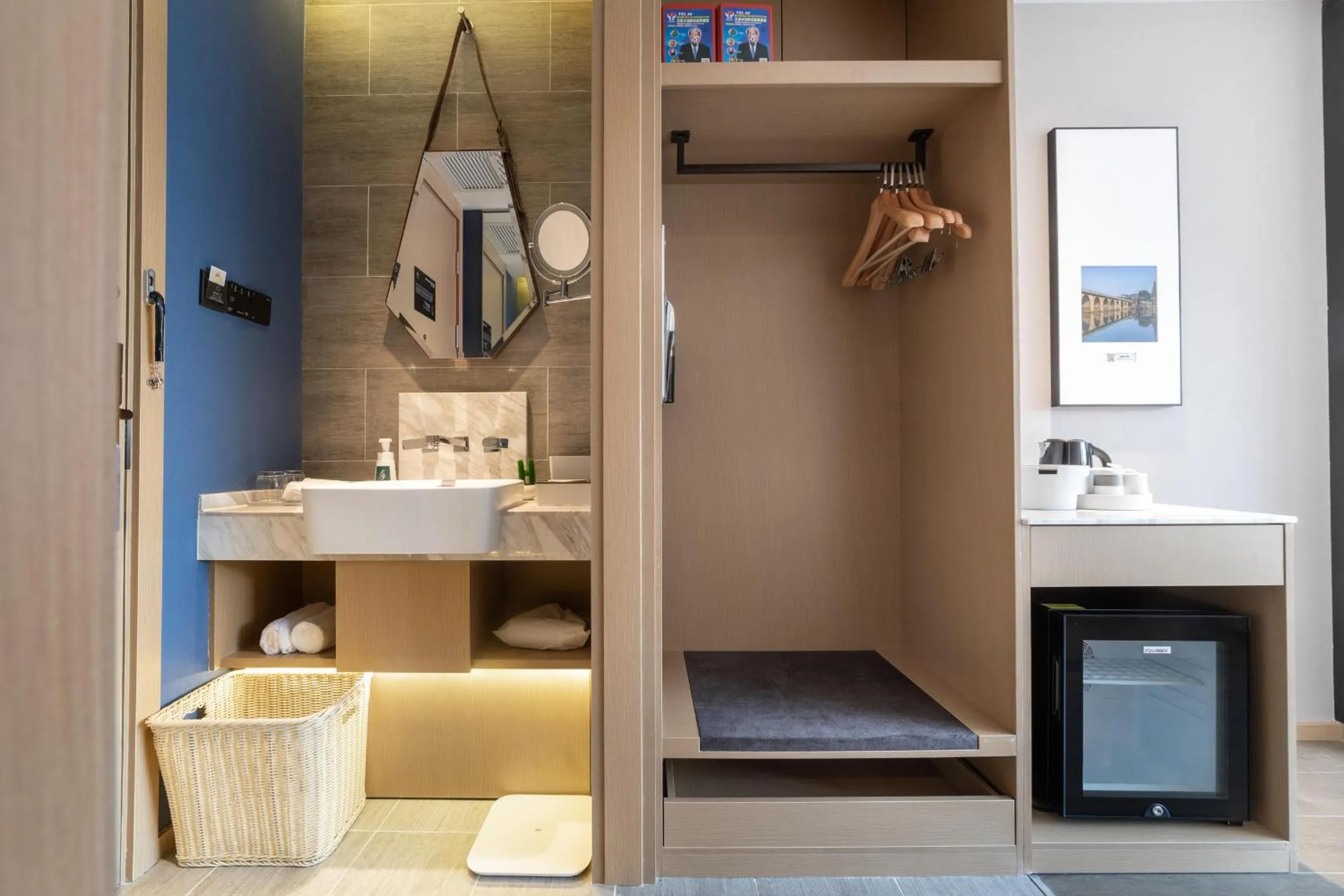 Atour Hotel Huangshan Tunxi Old Street Xin an River