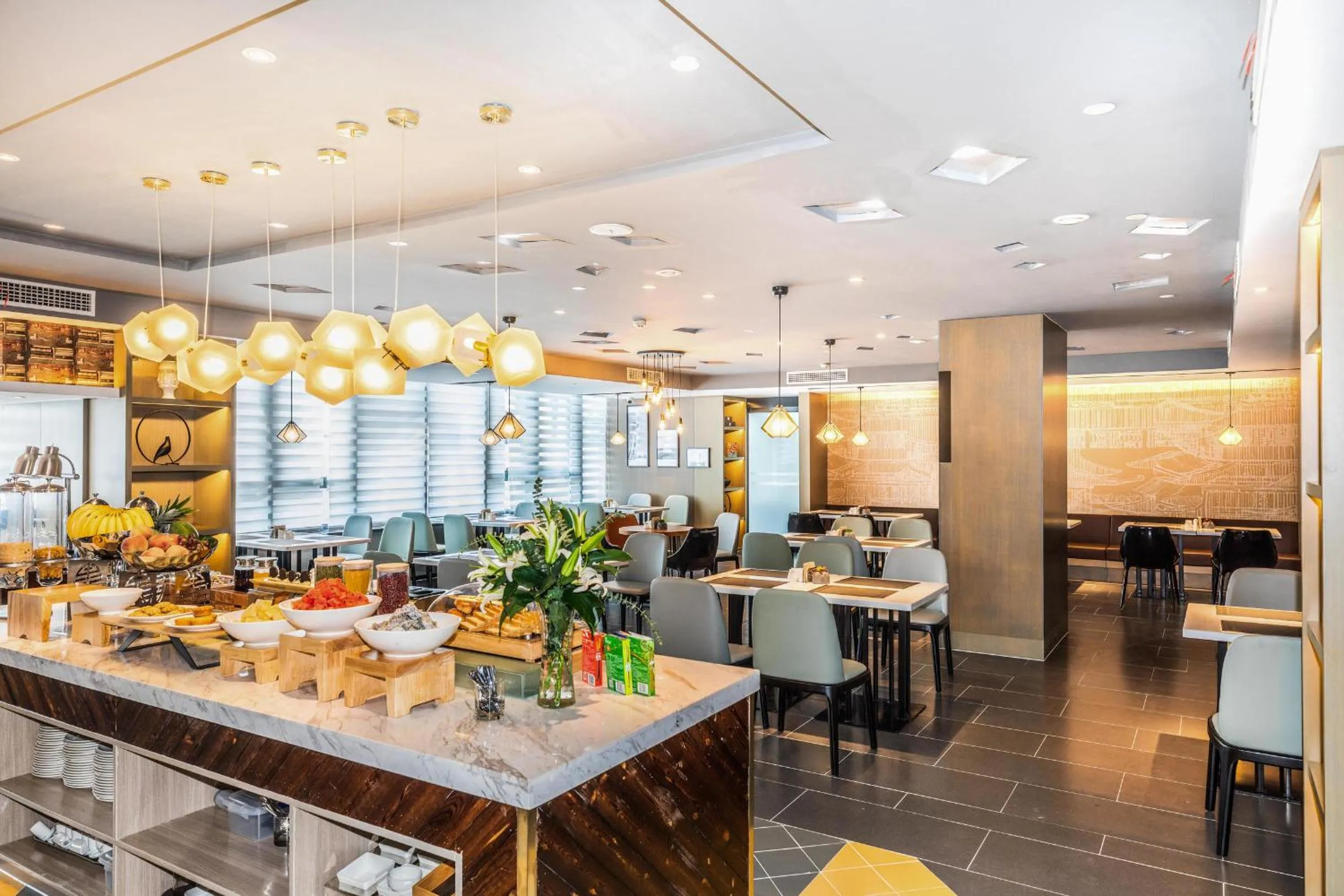 Buffet breakfast in Atour Hotel Weifang Railway Station Youth Road