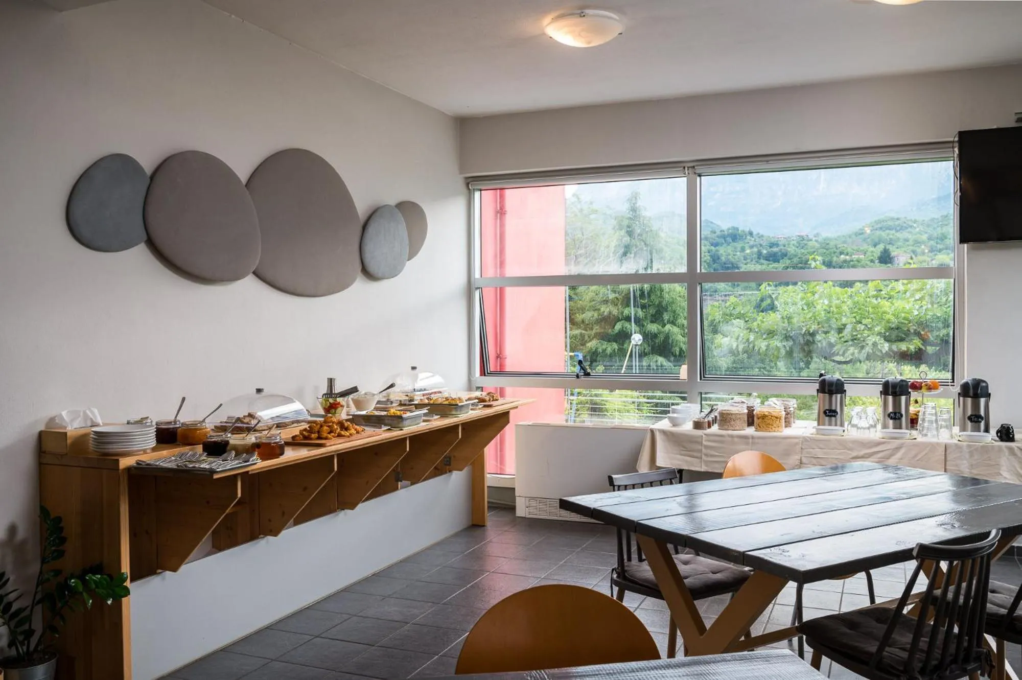 Restaurant/places to eat in Gefiri Plakas Hotel, Tzoumerka