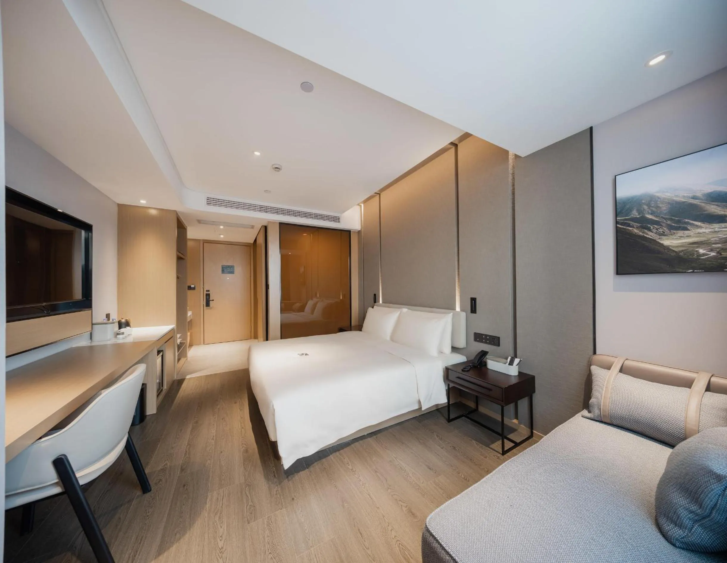 Bed in Atour Hotel Shanghai Pujiang