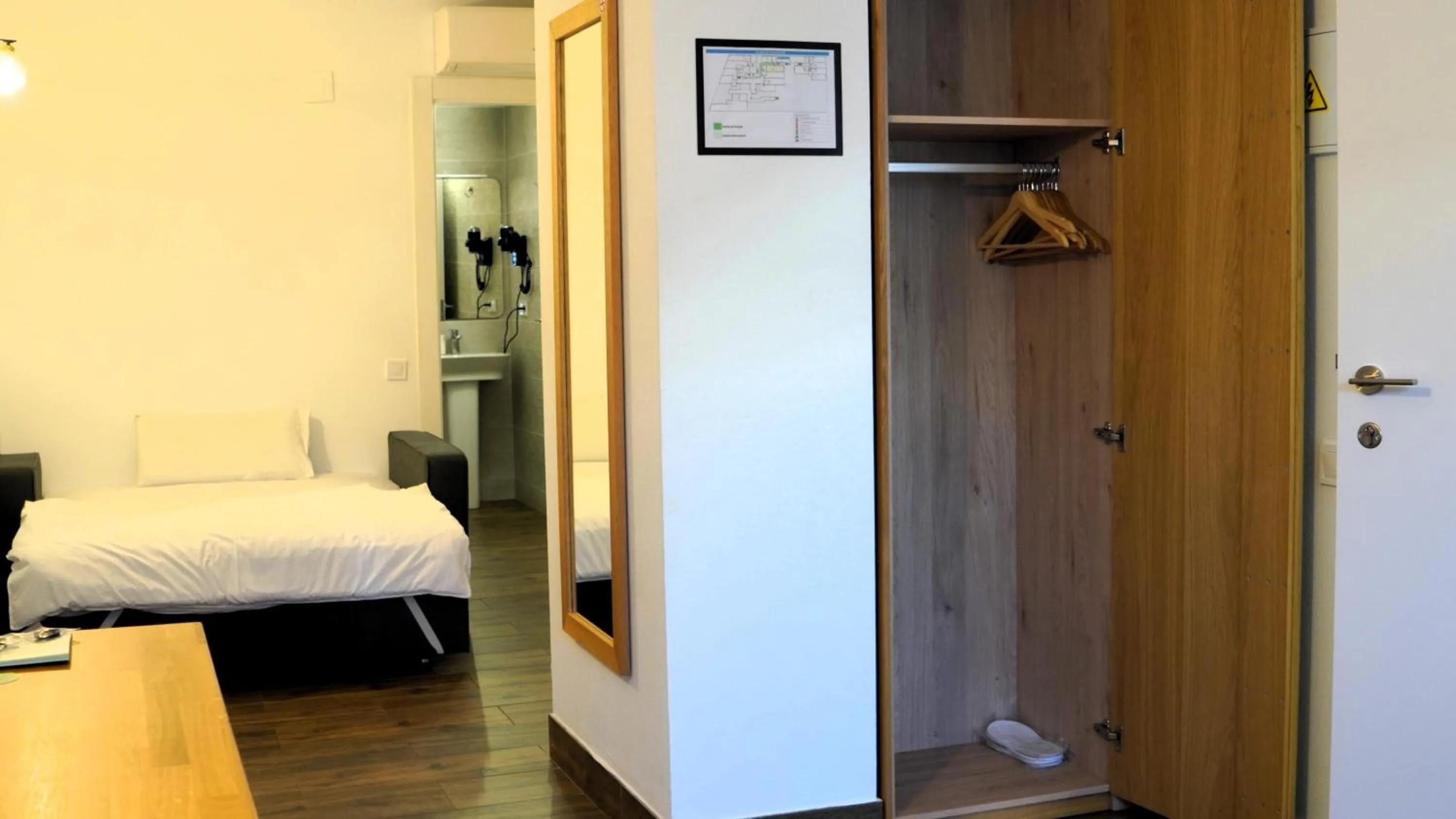 Decorative detail, Bed in El Patio Hostal