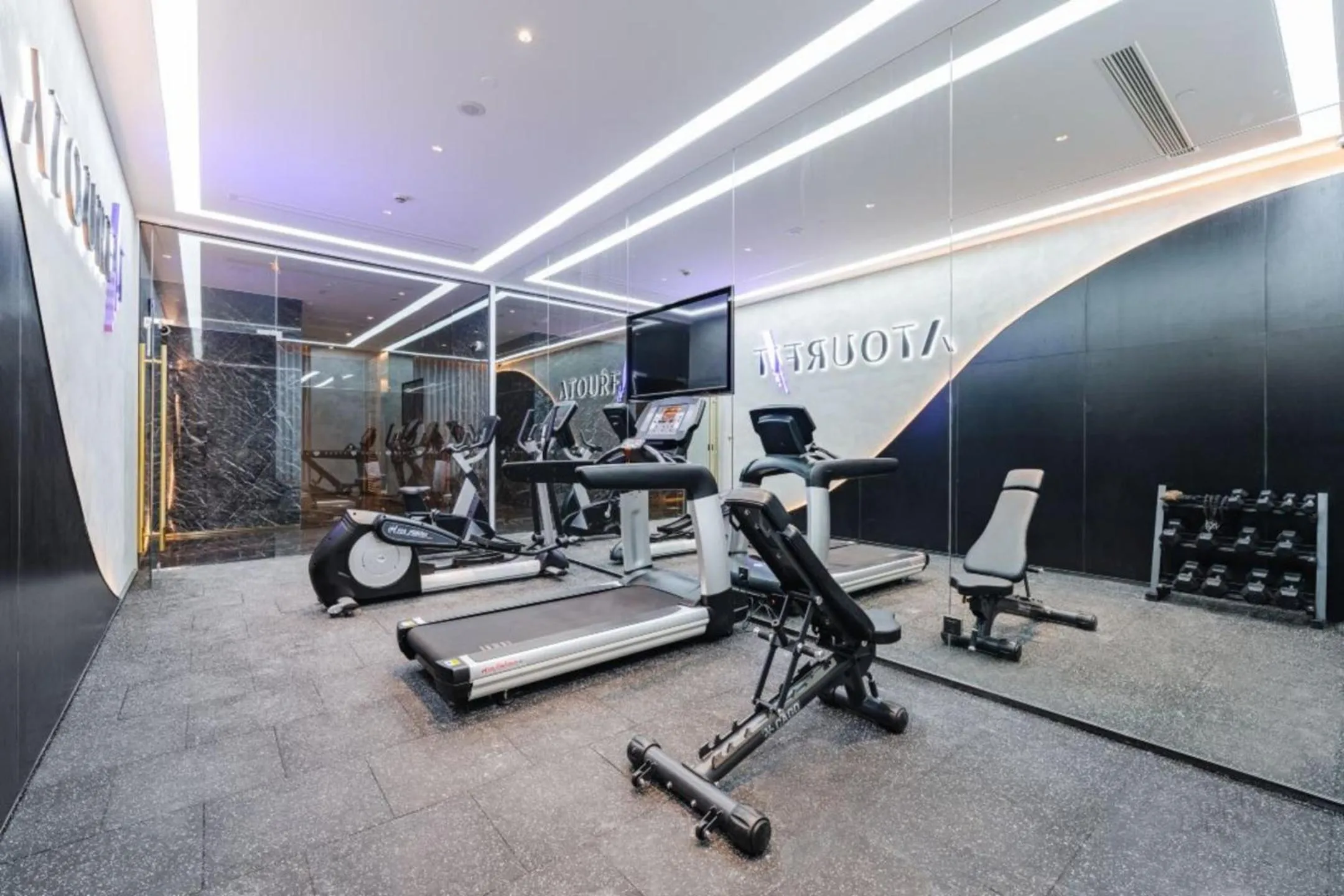 Fitness centre/facilities in Atour Hotel Lingang New Town