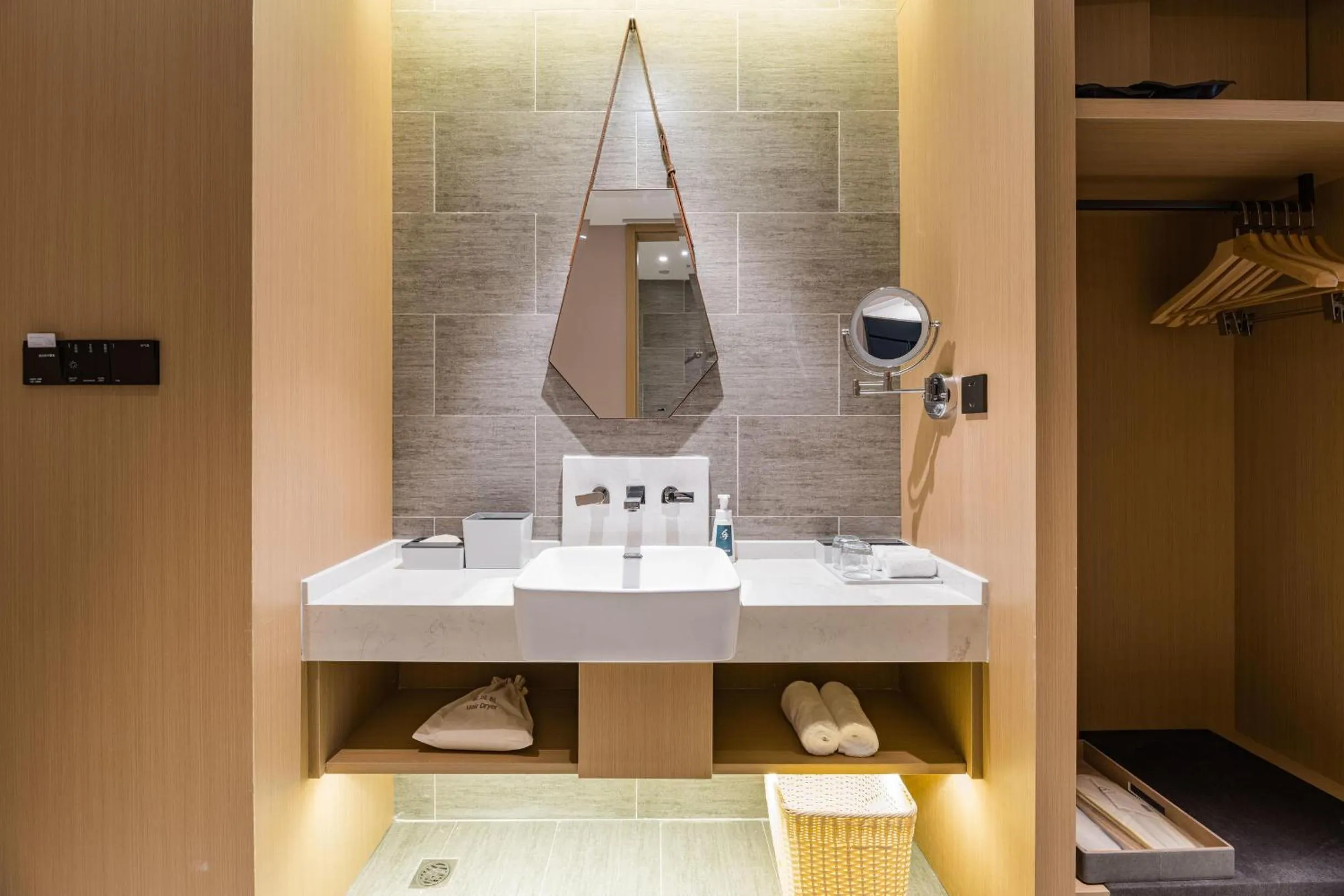 Atour Hotel Nanjing Olympic Sports Center Tianhe Plaza