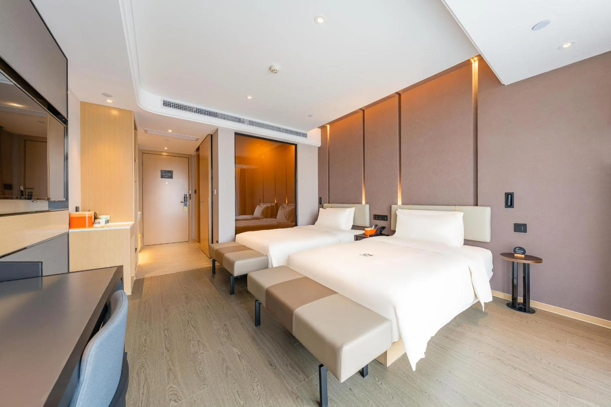 Bed in Atour Hotel Wuxi Huishan Wanda Plaza