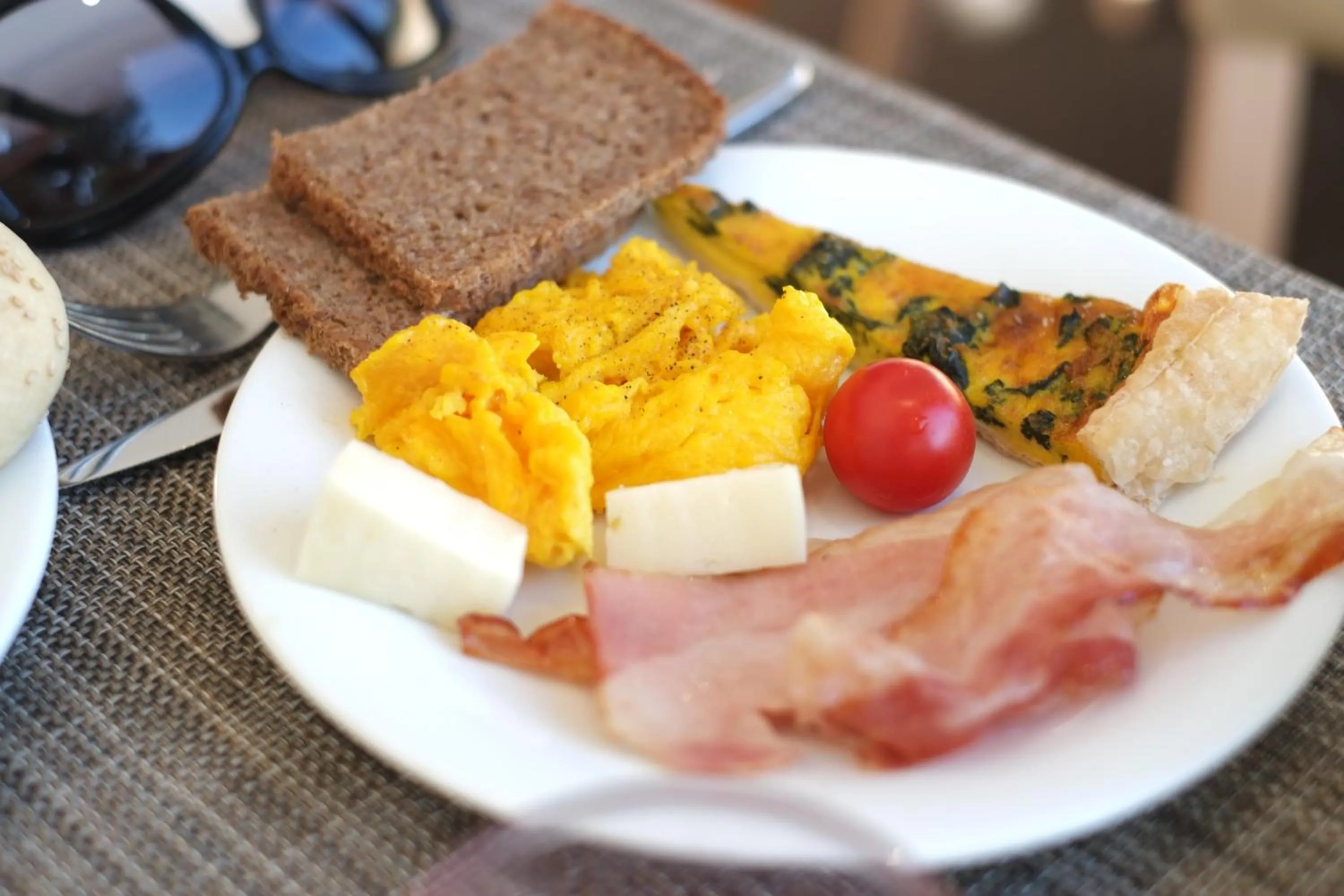 Continental breakfast in Oxygen Lifestyle Hotel
