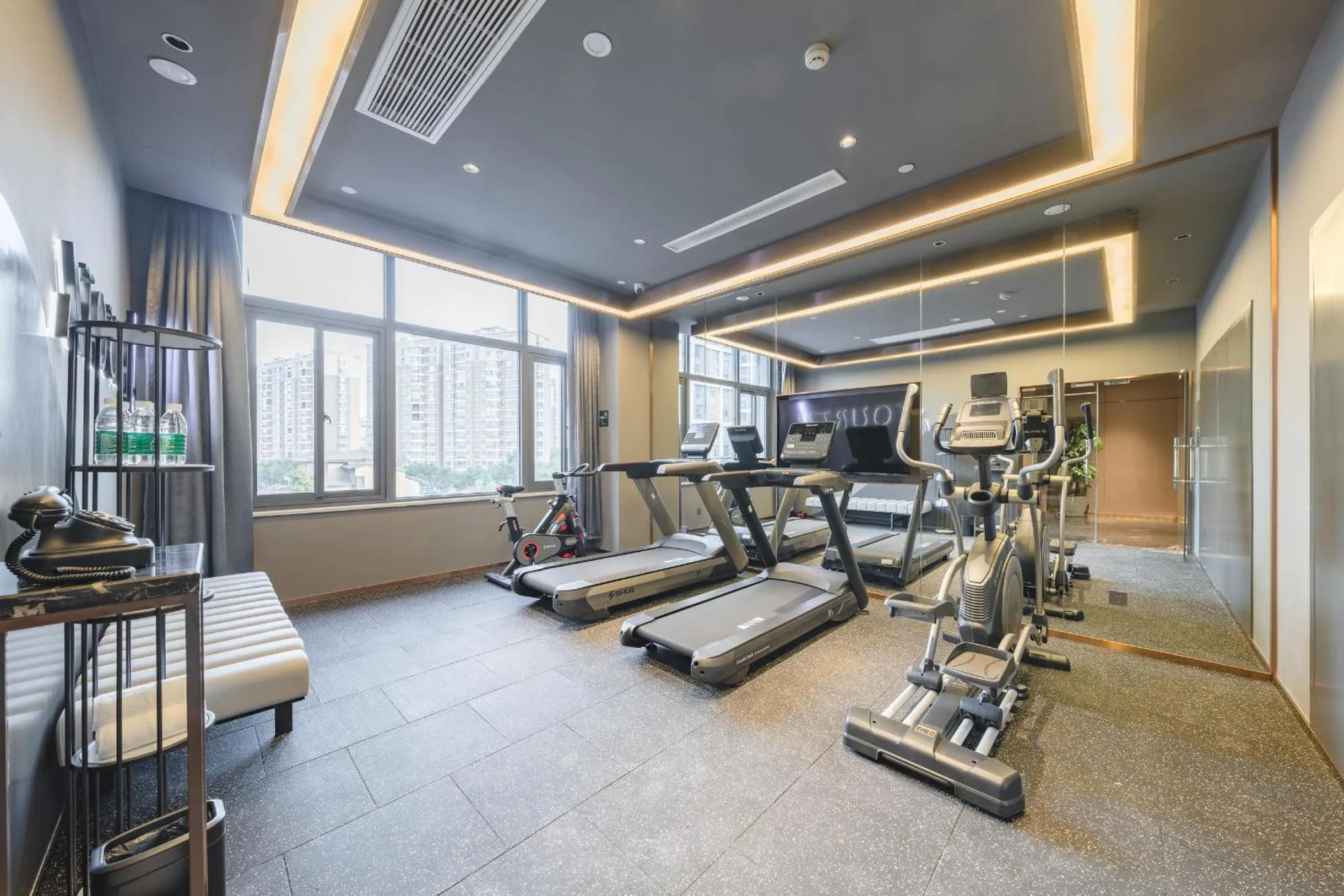 Atour Hotel Kunshan Baoyu Plaza North Changjiang Road