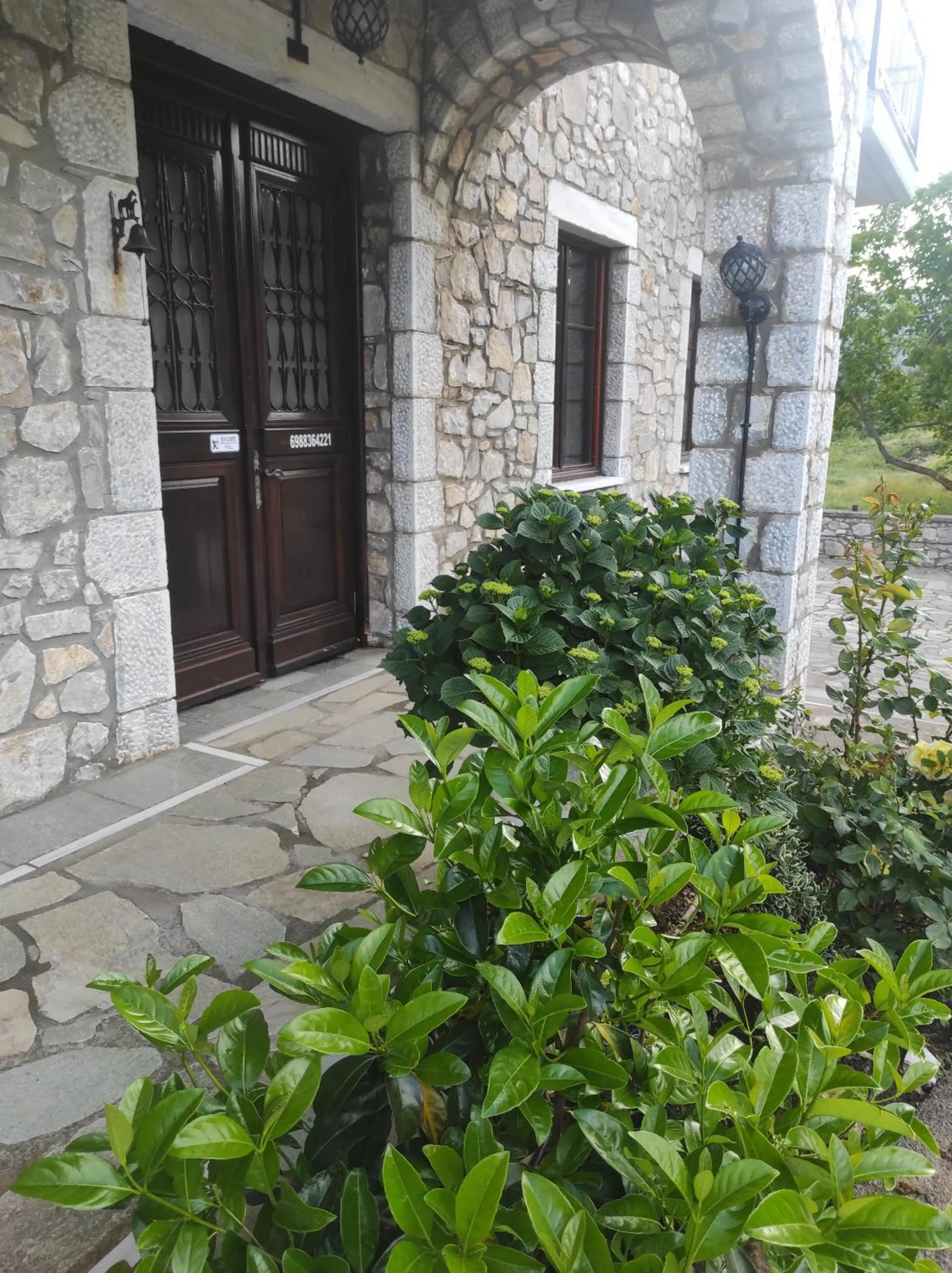 Facade/entrance in Ξενώνας Ουρανογείτων