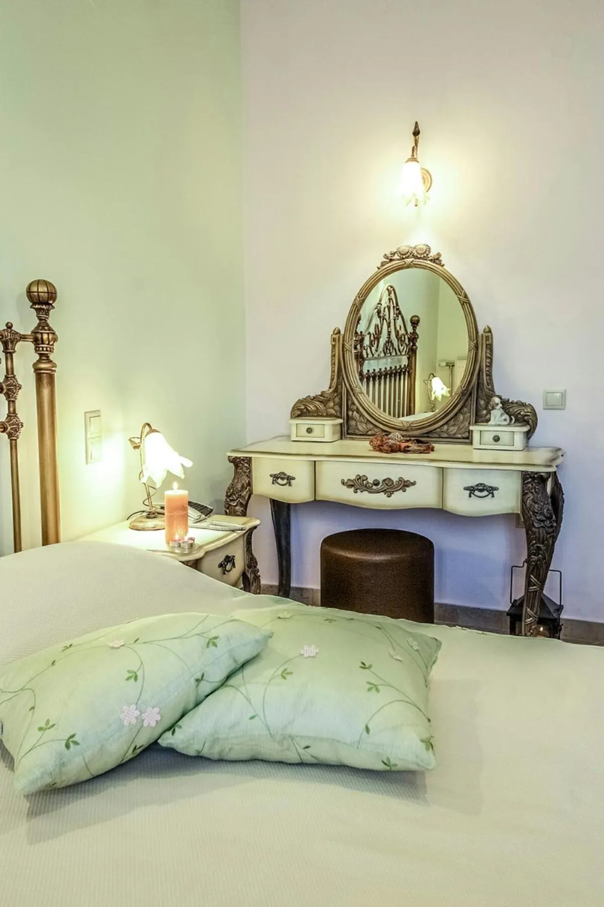 Bedroom, Bed in Ξενώνας Ουρανογείτων