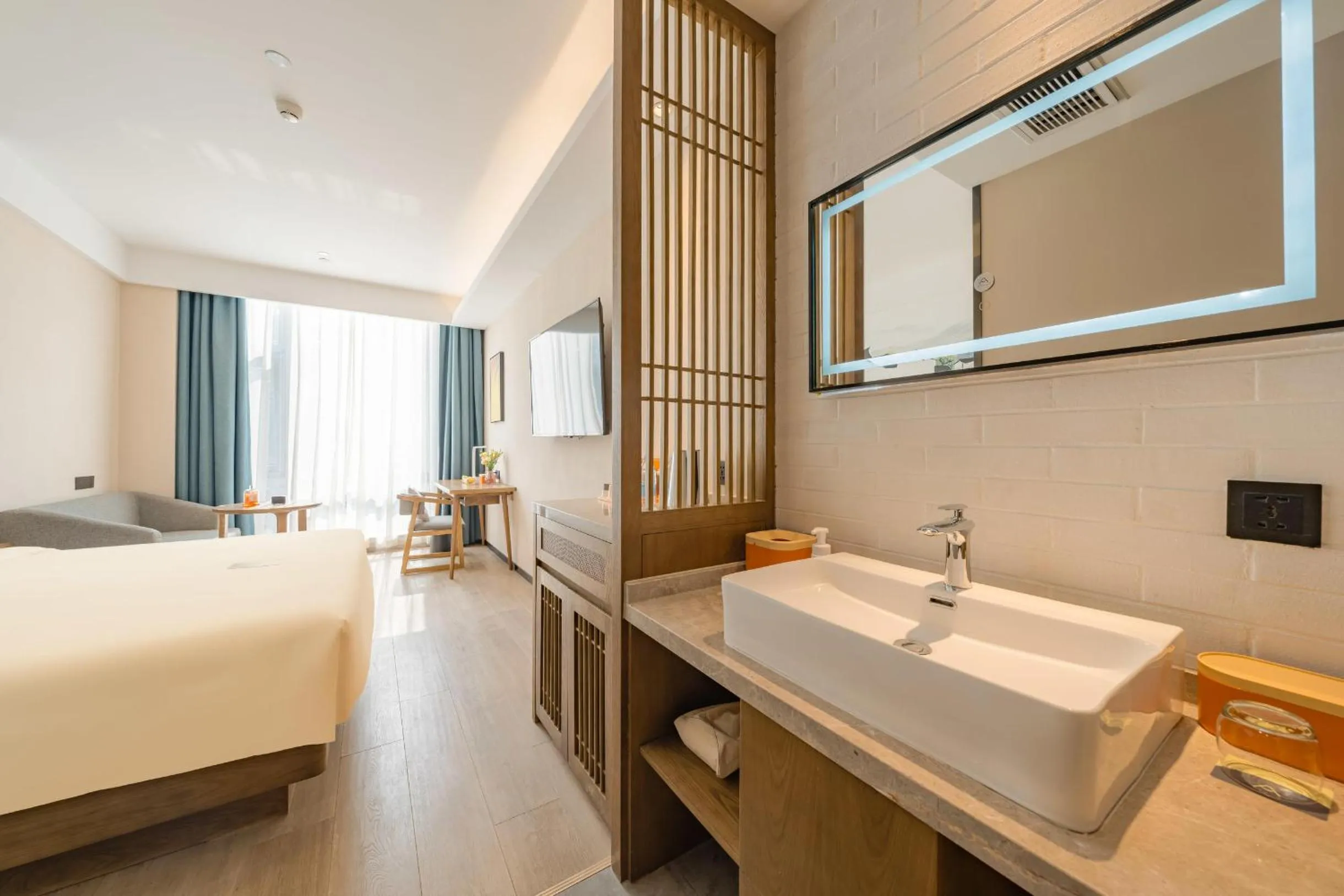 Bed in Atour X Hotel Hangzhou West Lake Ding an Road