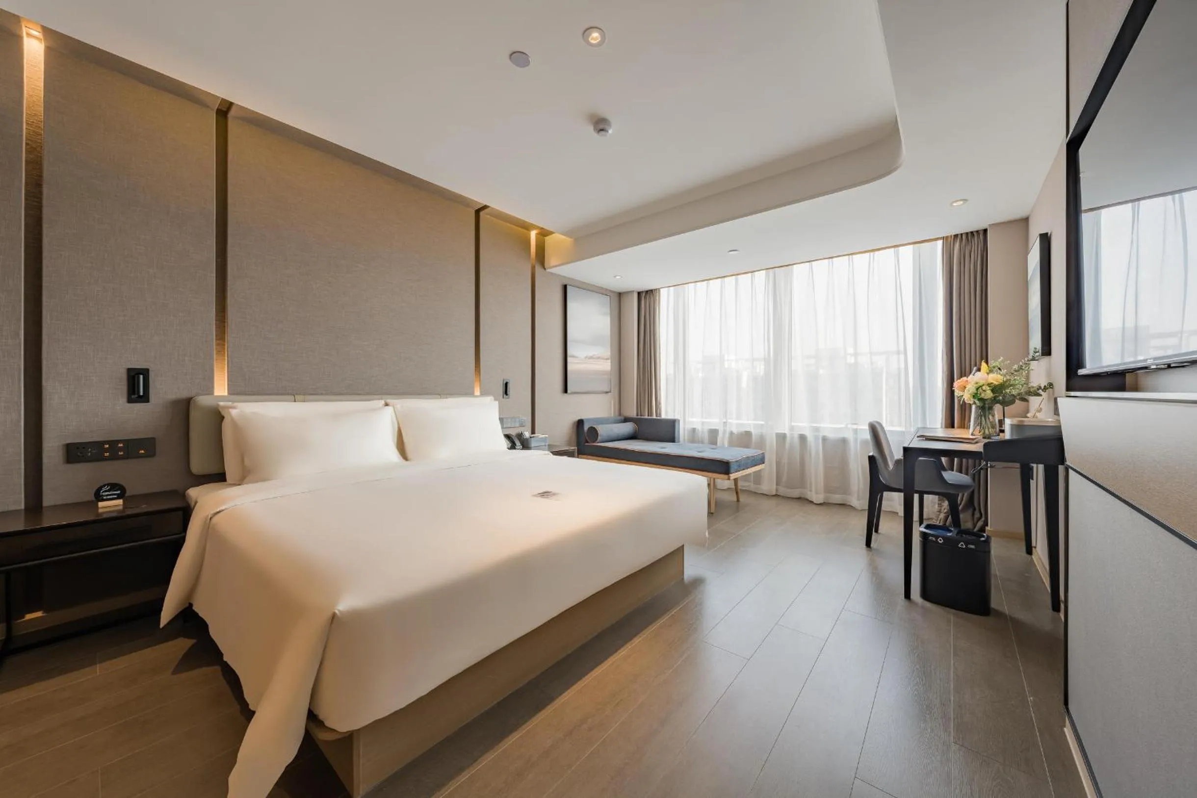 Photo of the whole room, Bed in Atour Hotel Hefei USTC Huangshan Road