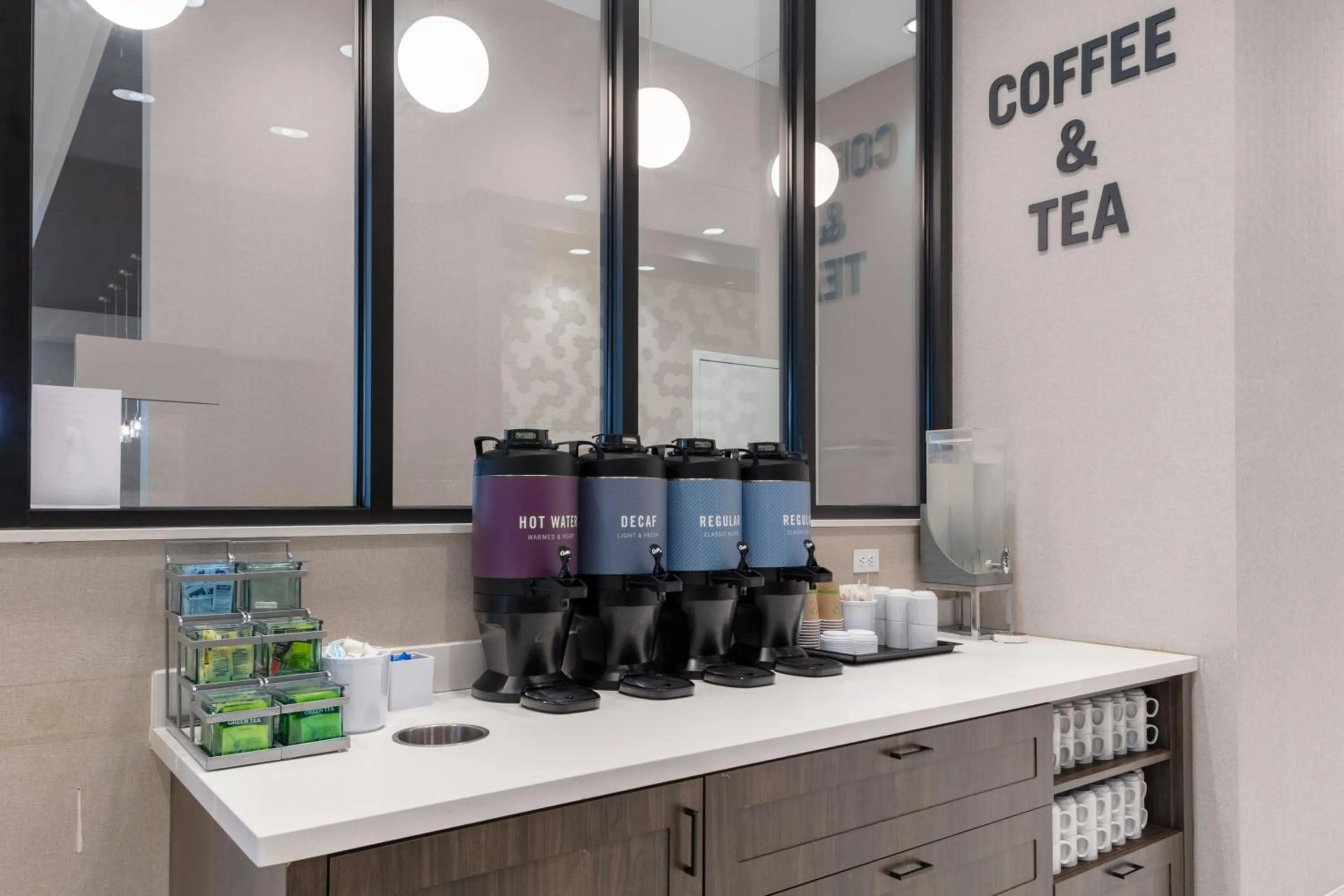 Coffee/tea facilities in Tru By Hilton St Louis Downtown Mo