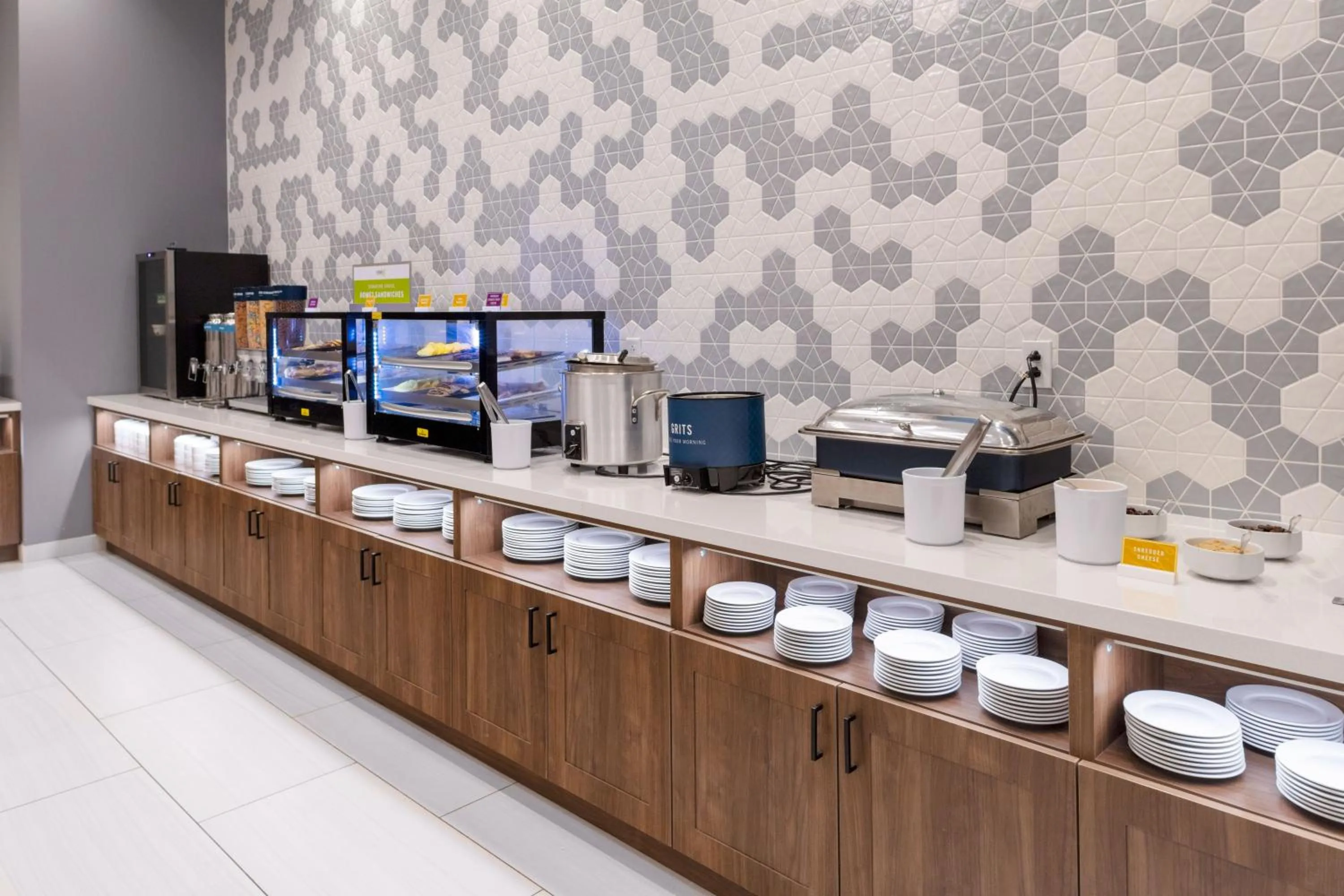 Buffet breakfast in Tru By Hilton St Louis Downtown Mo