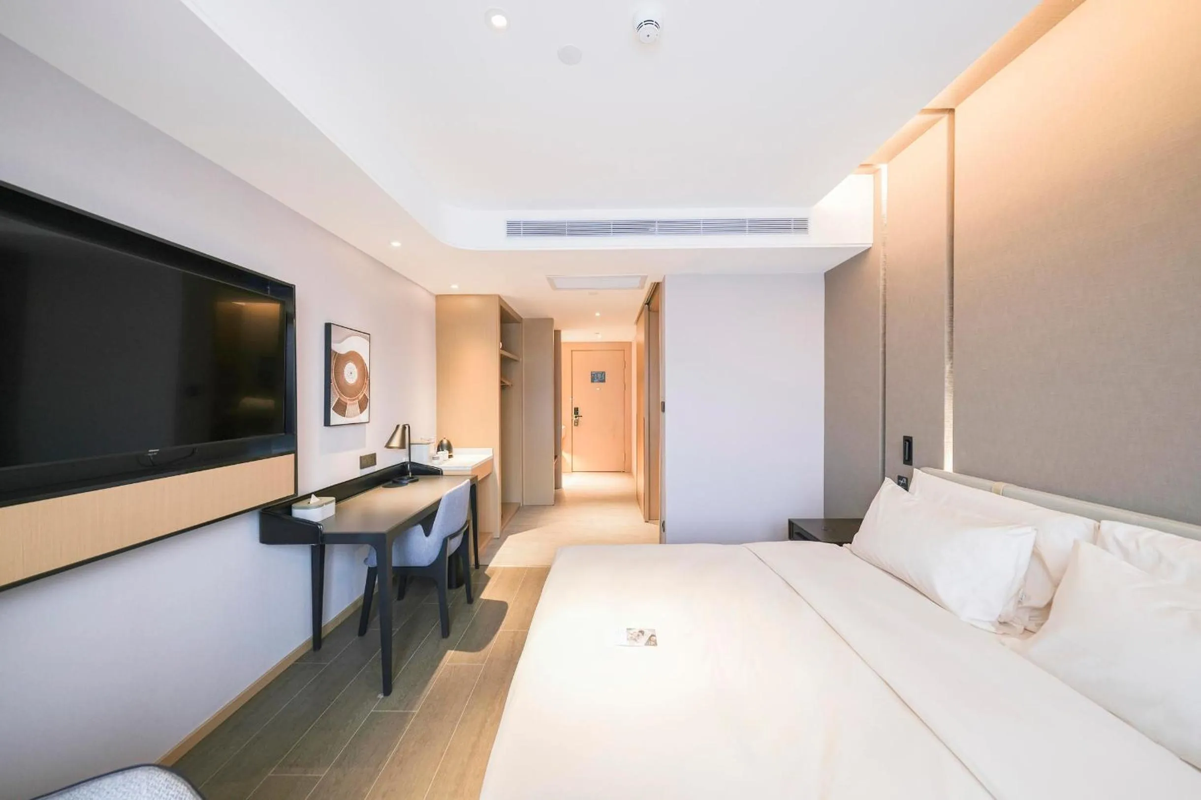 Bed in Atour Hotel Luoyang Yingtianmen