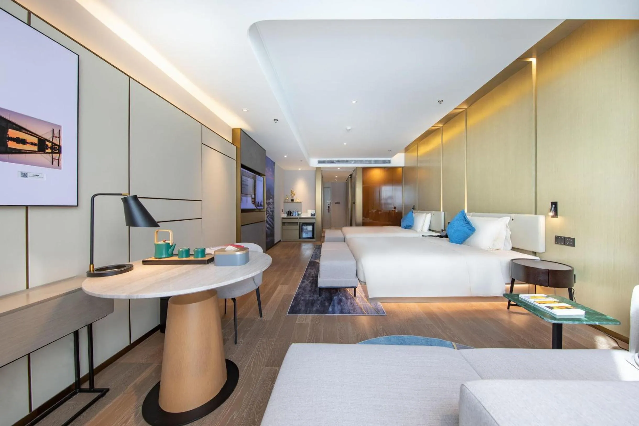 Bed in Atour S Hotel Wuhan Chuhehanjie