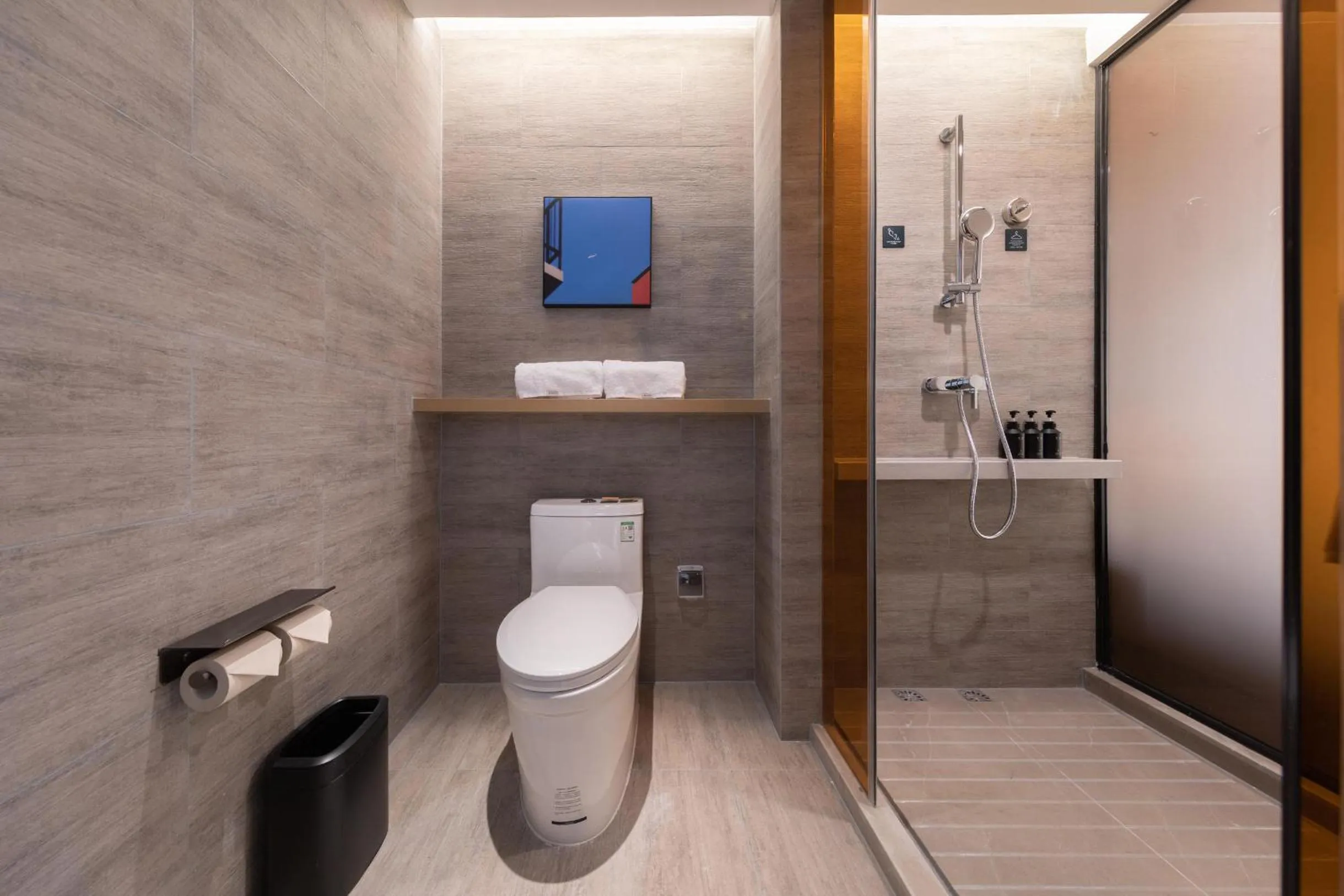 Shower in Atour Hotel Wuhan International Expo Center