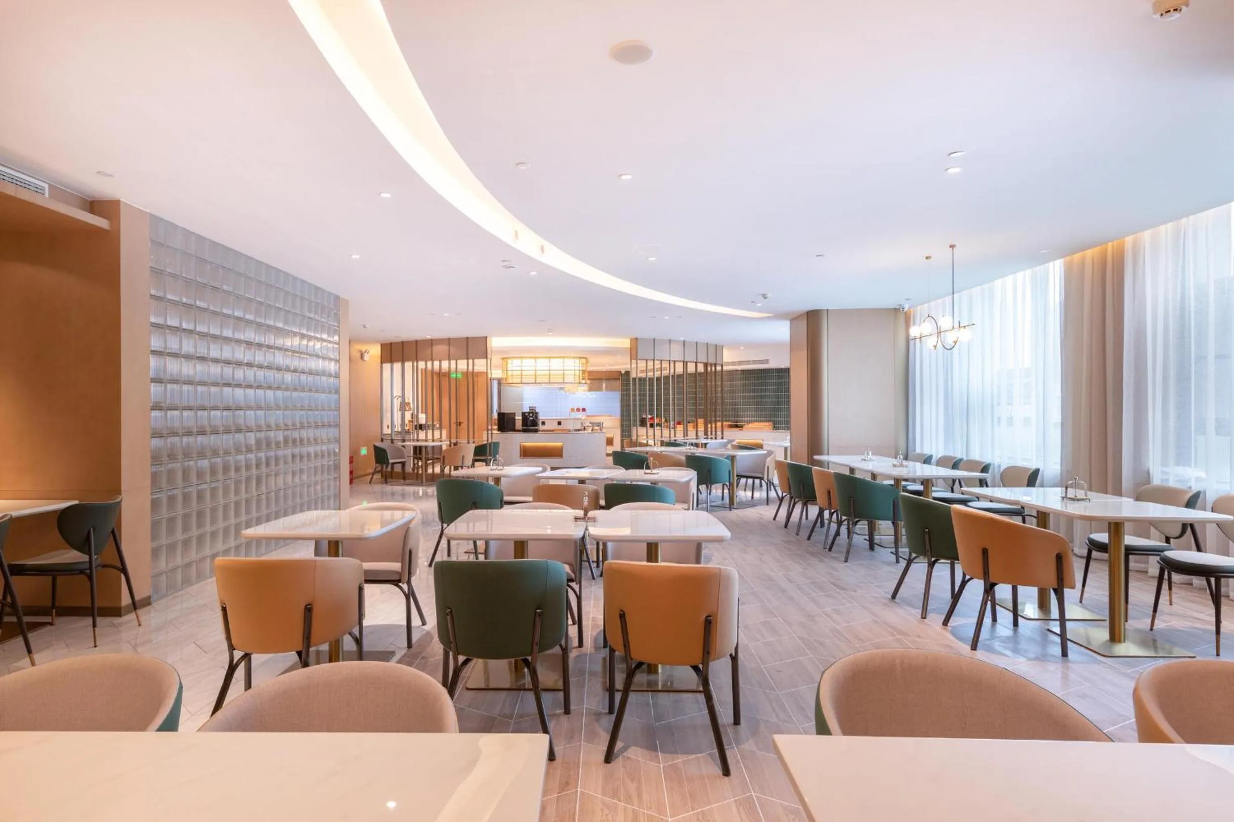 Restaurant/places to eat in Atour Hotel Wuhan International Expo Center