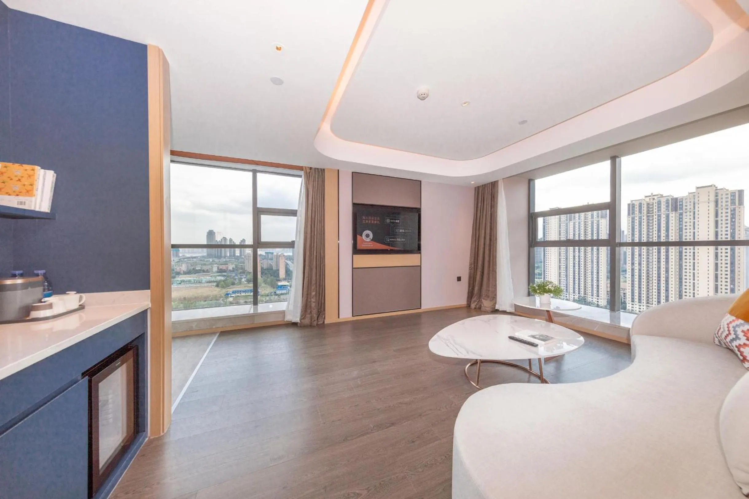 TV and multimedia in Atour Hotel Wuhan International Expo Center