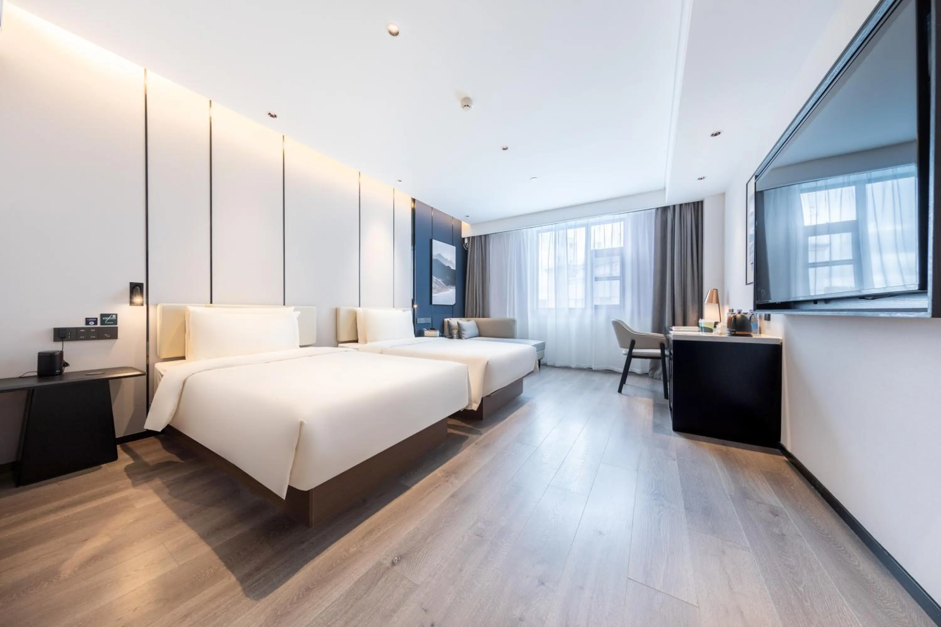 Bed in Atour Hotel Wuhan Optics Valley Square Yangjia Bay