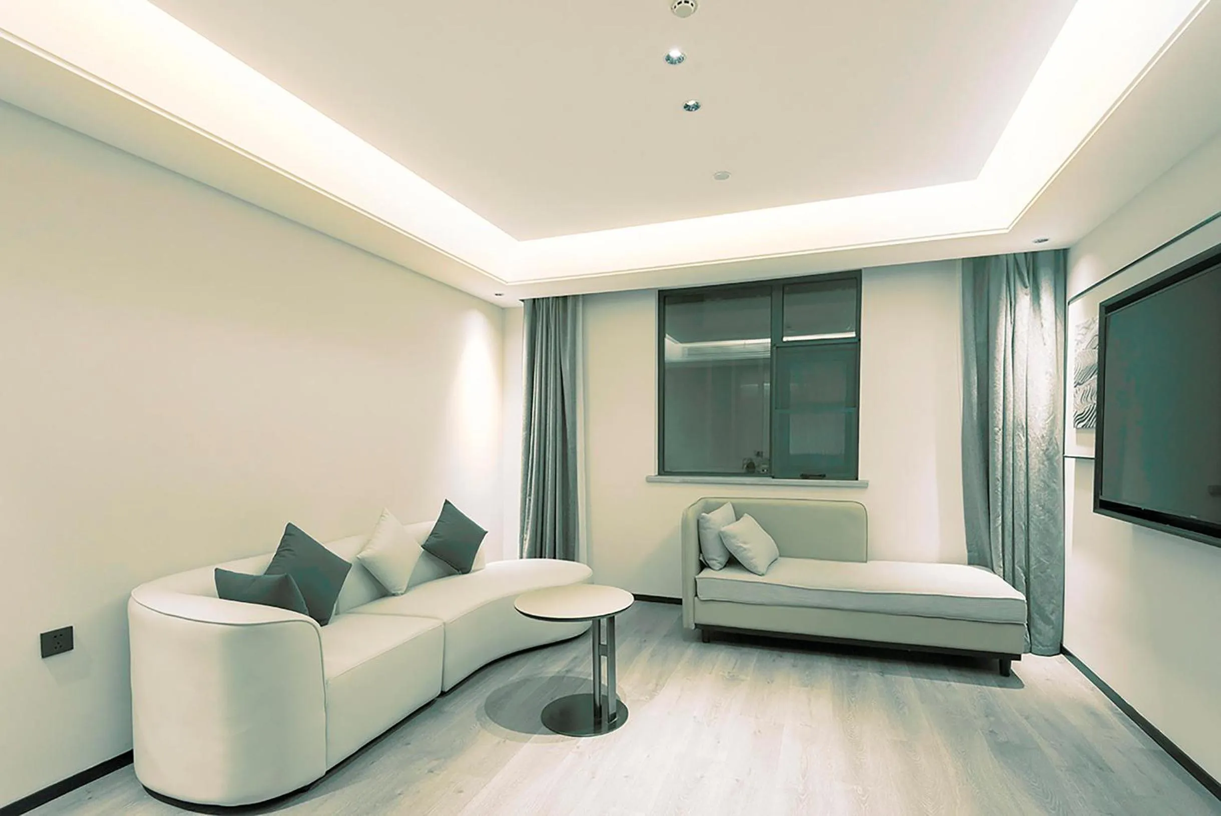 Bed in Atour Hotel Wuhan Optics Valley Square Yangjia Bay