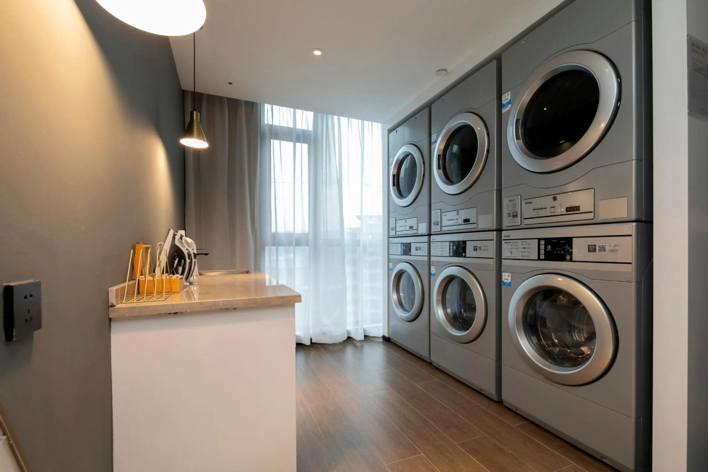 Atour Hotel Zhangjiajie Tianmen Mountain Cableway