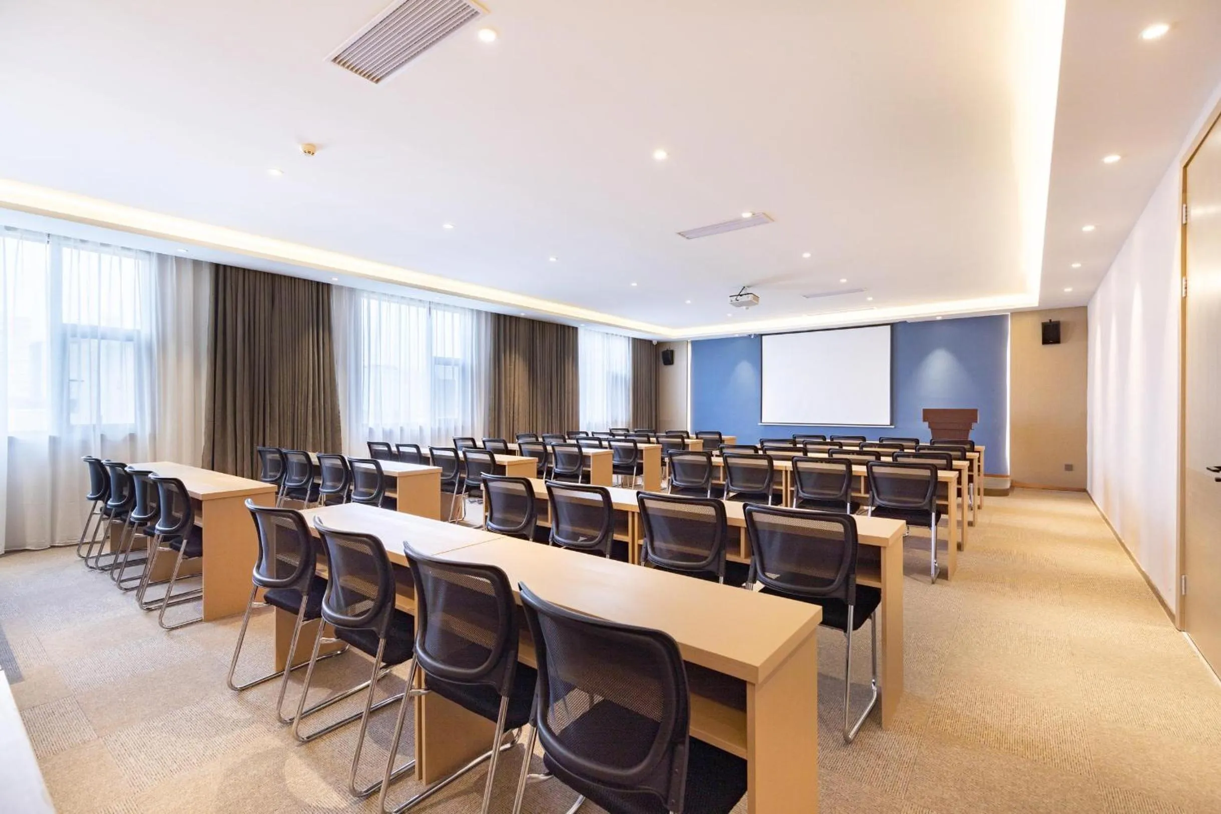 Meeting/conference room in Atour Hotel Guangzhou Liwan District Jiaokou