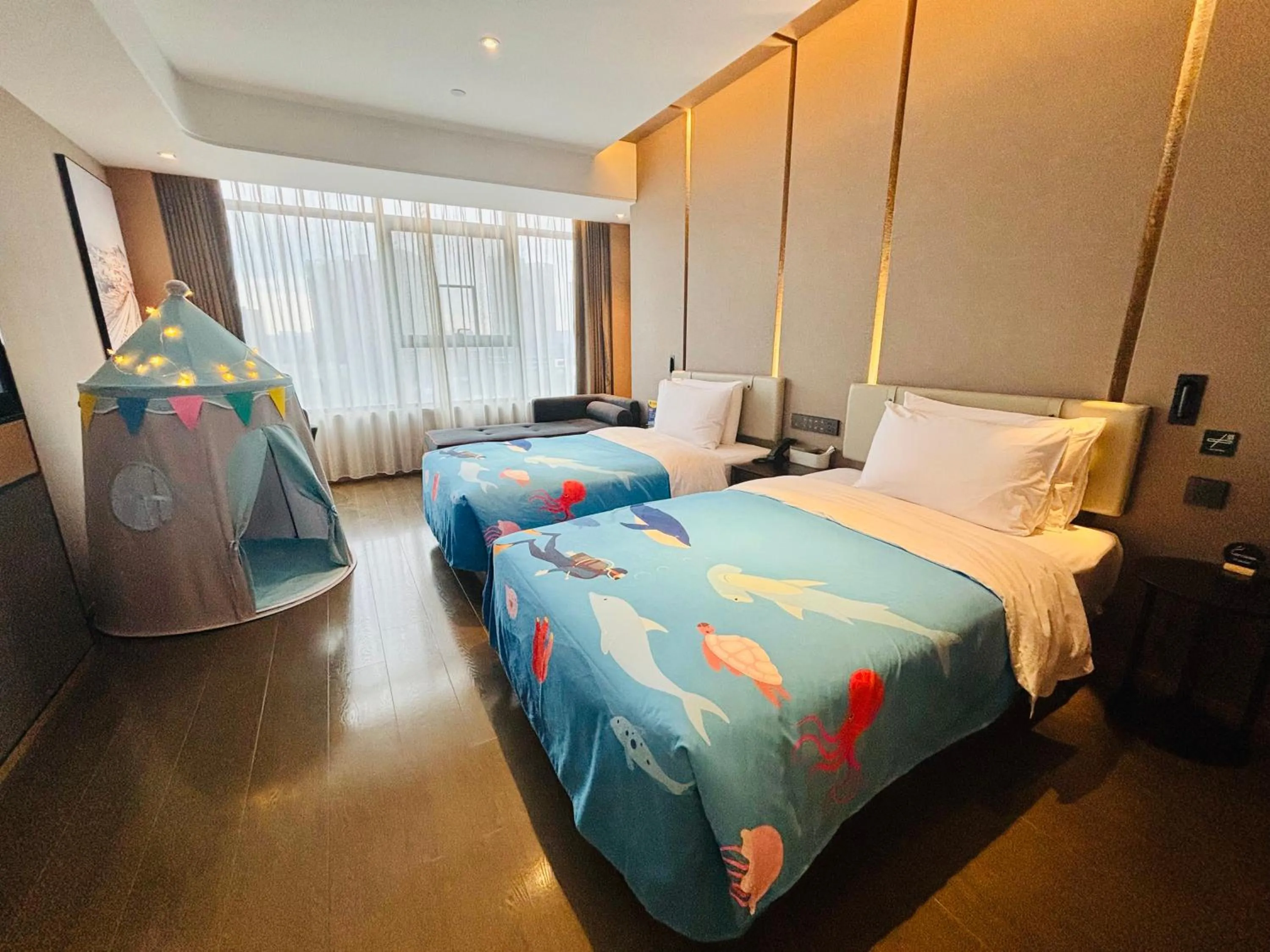 Photo of the whole room, Bed in Atour Hotel Guangzhou Liwan District Jiaokou