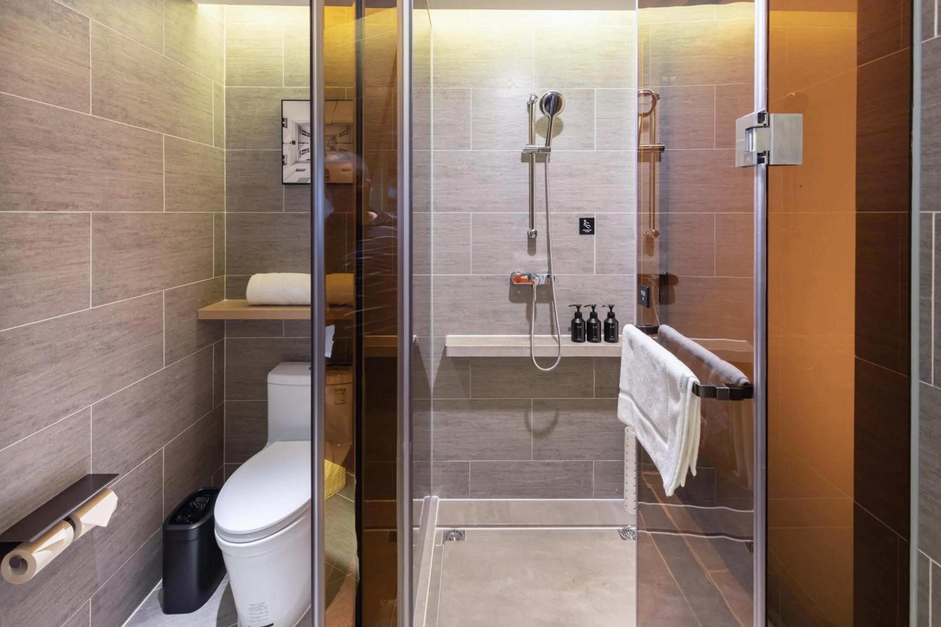 Property building in Atour Hotel Zhuhai Gongbei Fuhuali