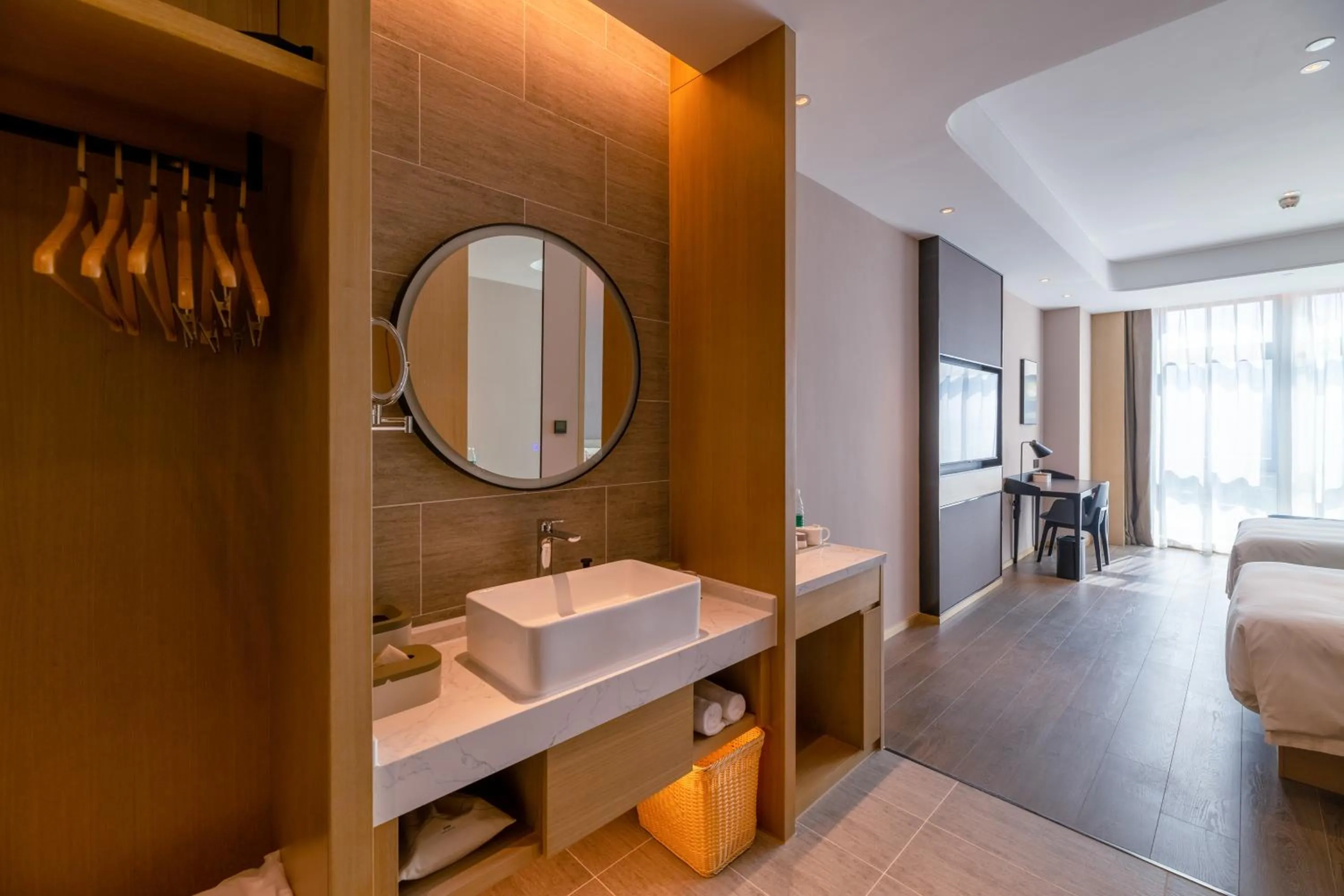 Photo of the whole room, Bed in Atour Hotel Huizhou Zhongkai Tianyi