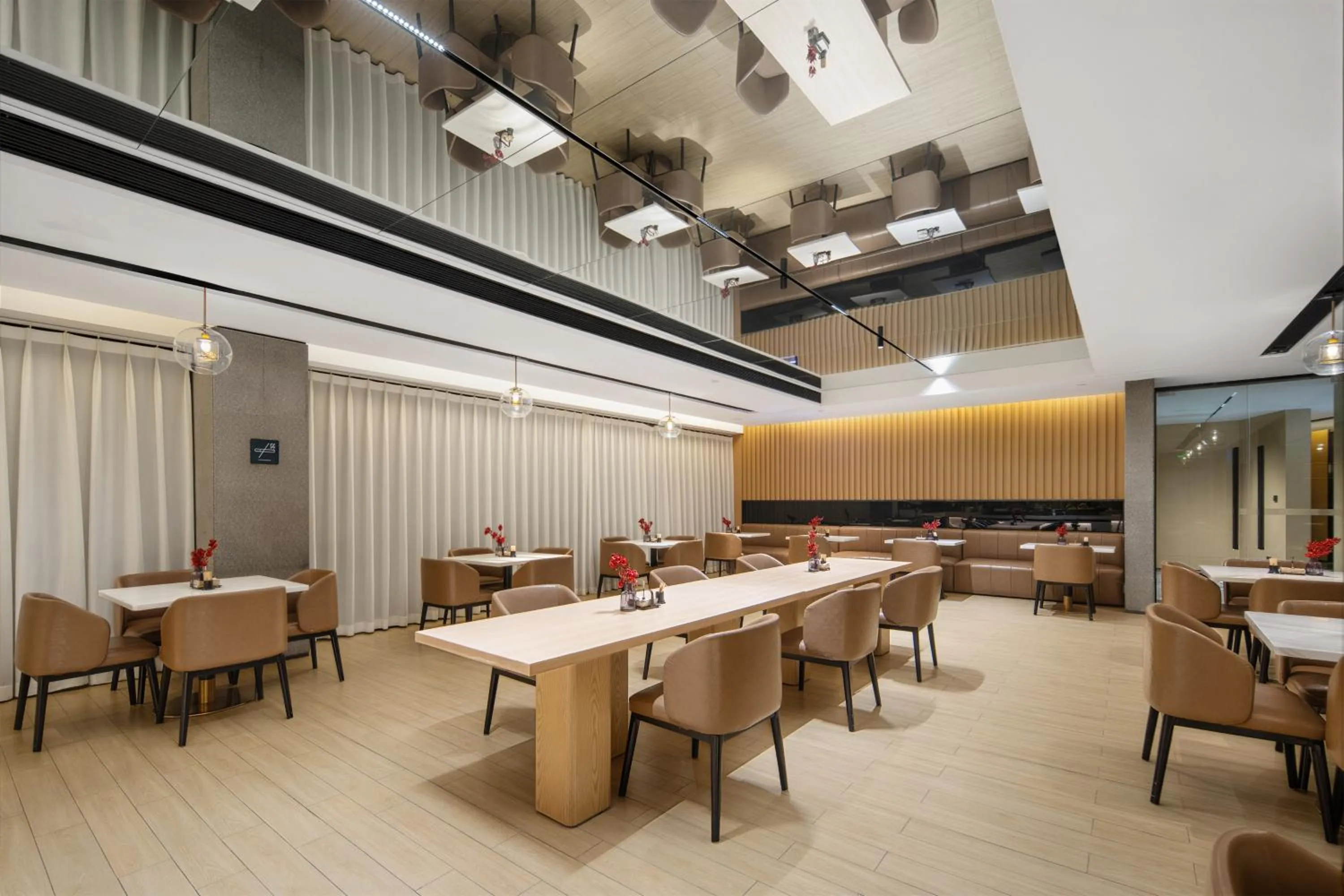 Restaurant/places to eat in 重庆西站站前广场亚朵酒店