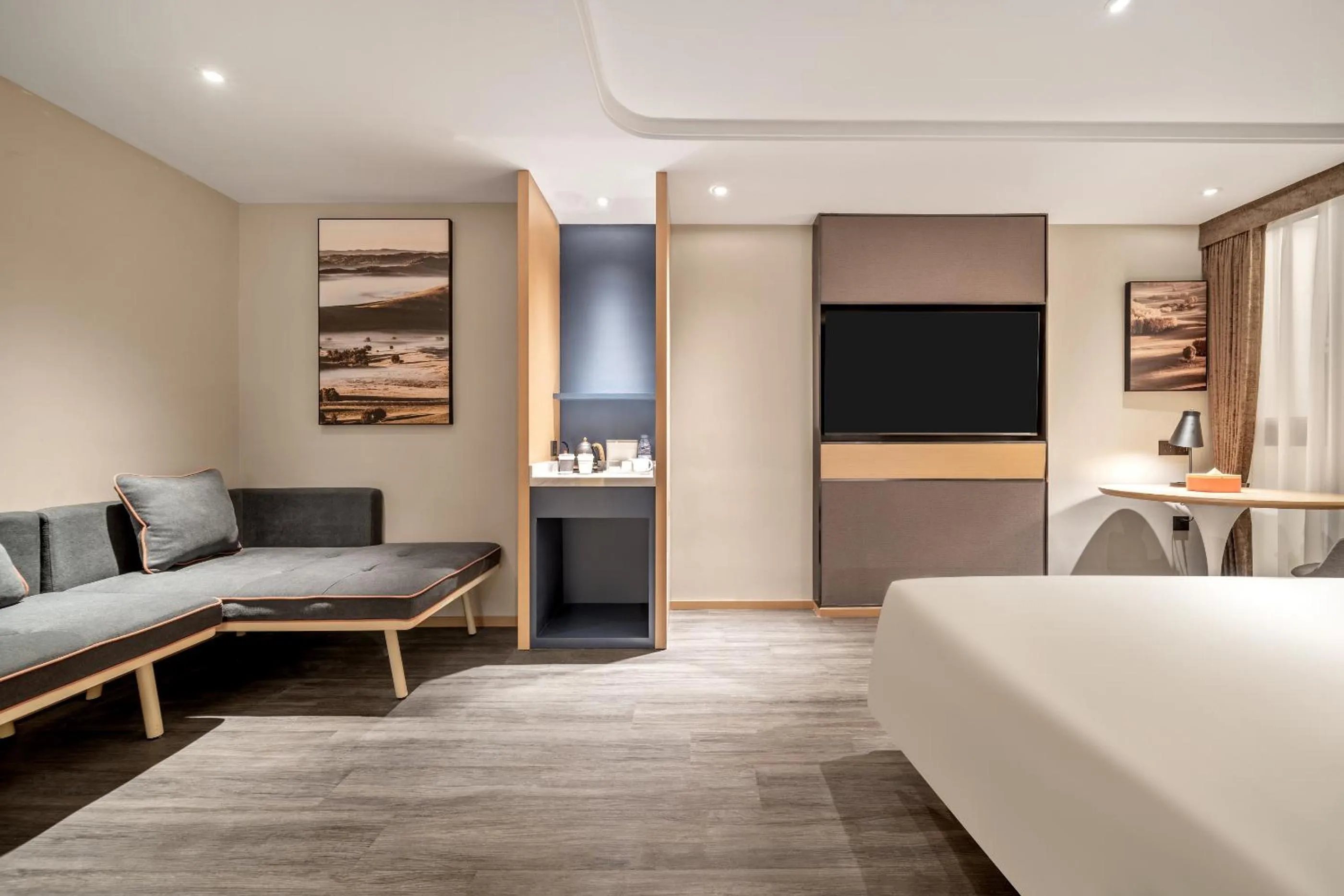 Photo of the whole room, Bed in 重庆西站站前广场亚朵酒店