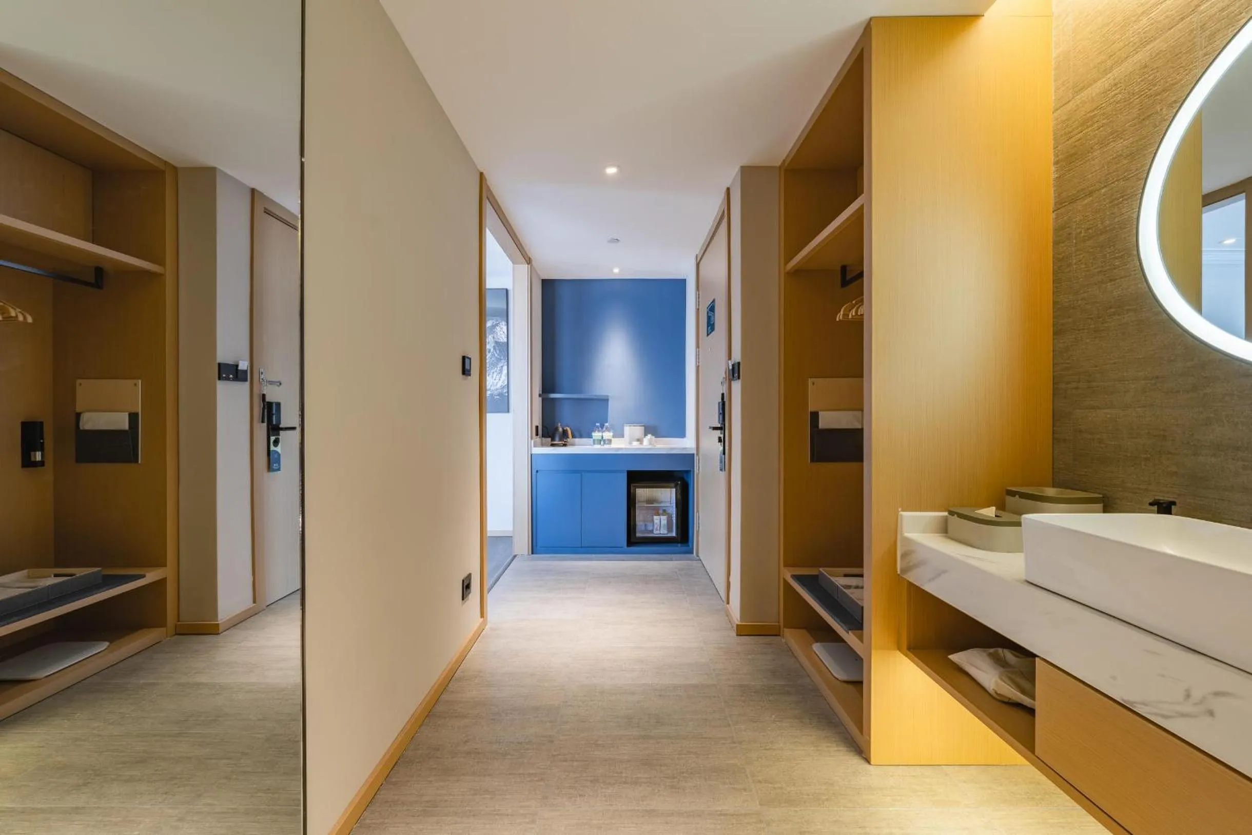 Photo of the whole room in 重庆西站站前广场亚朵酒店