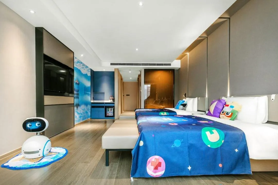 Photo of the whole room, Bed in Atour Hotel Chengdu North Renmin Road