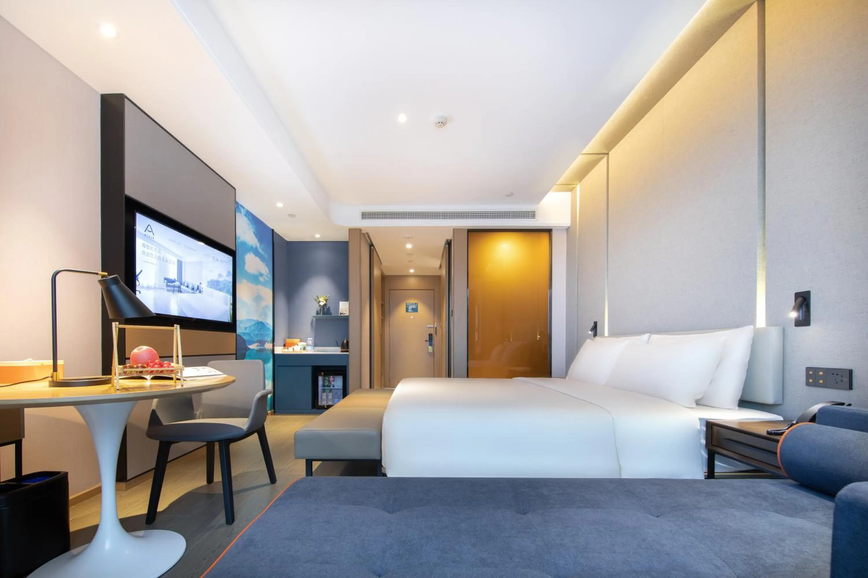 Bed in Atour Hotel Meishan Government Affairs Center