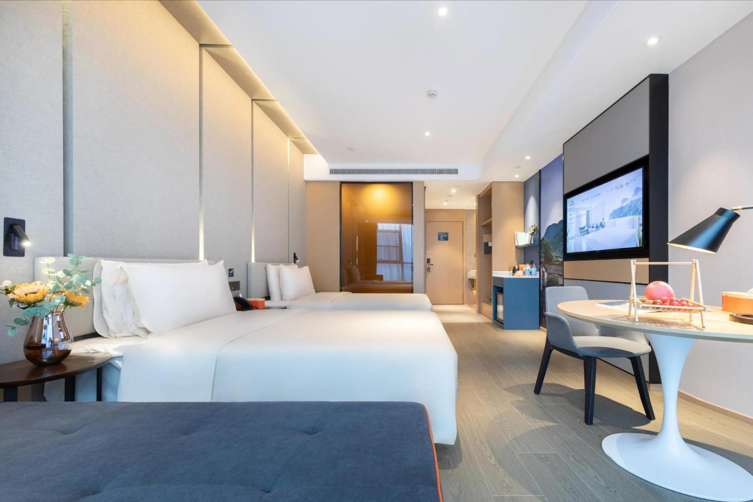 Photo of the whole room, Bed in Atour Hotel Meishan Government Affairs Center