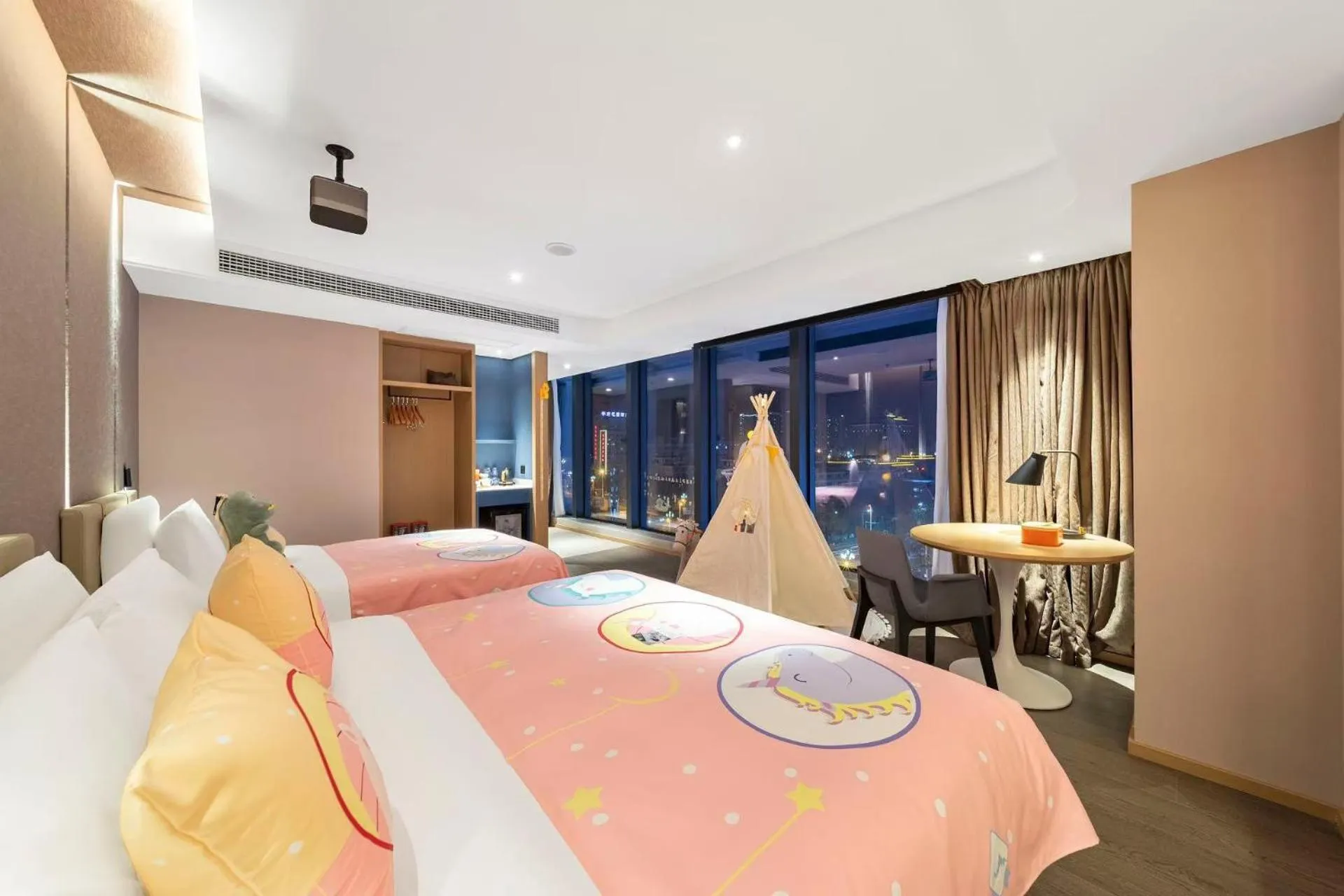 Bed in Atour Hotel Ya an Era Street