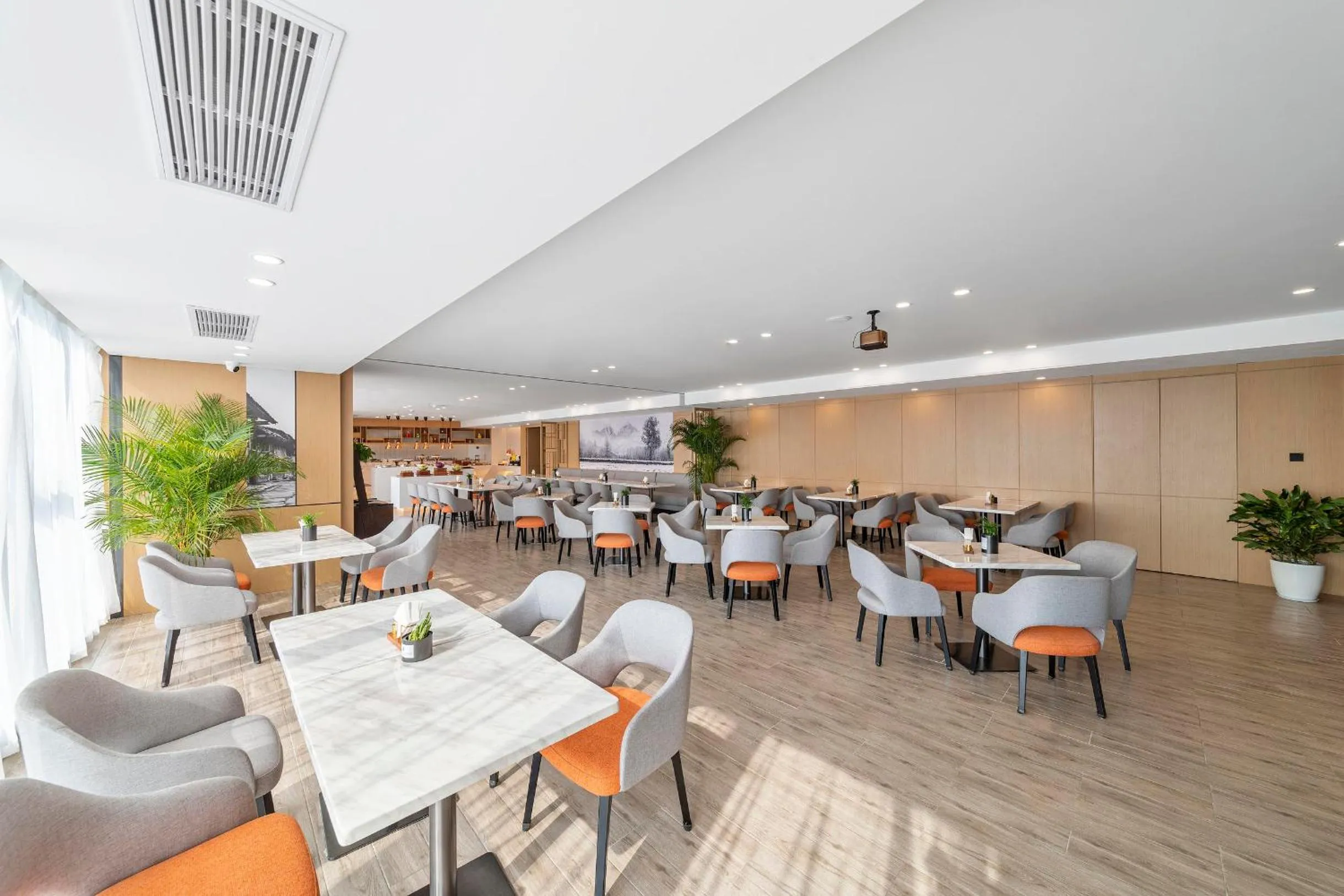 Restaurant/places to eat in Atour Hotel Ya an Era Street