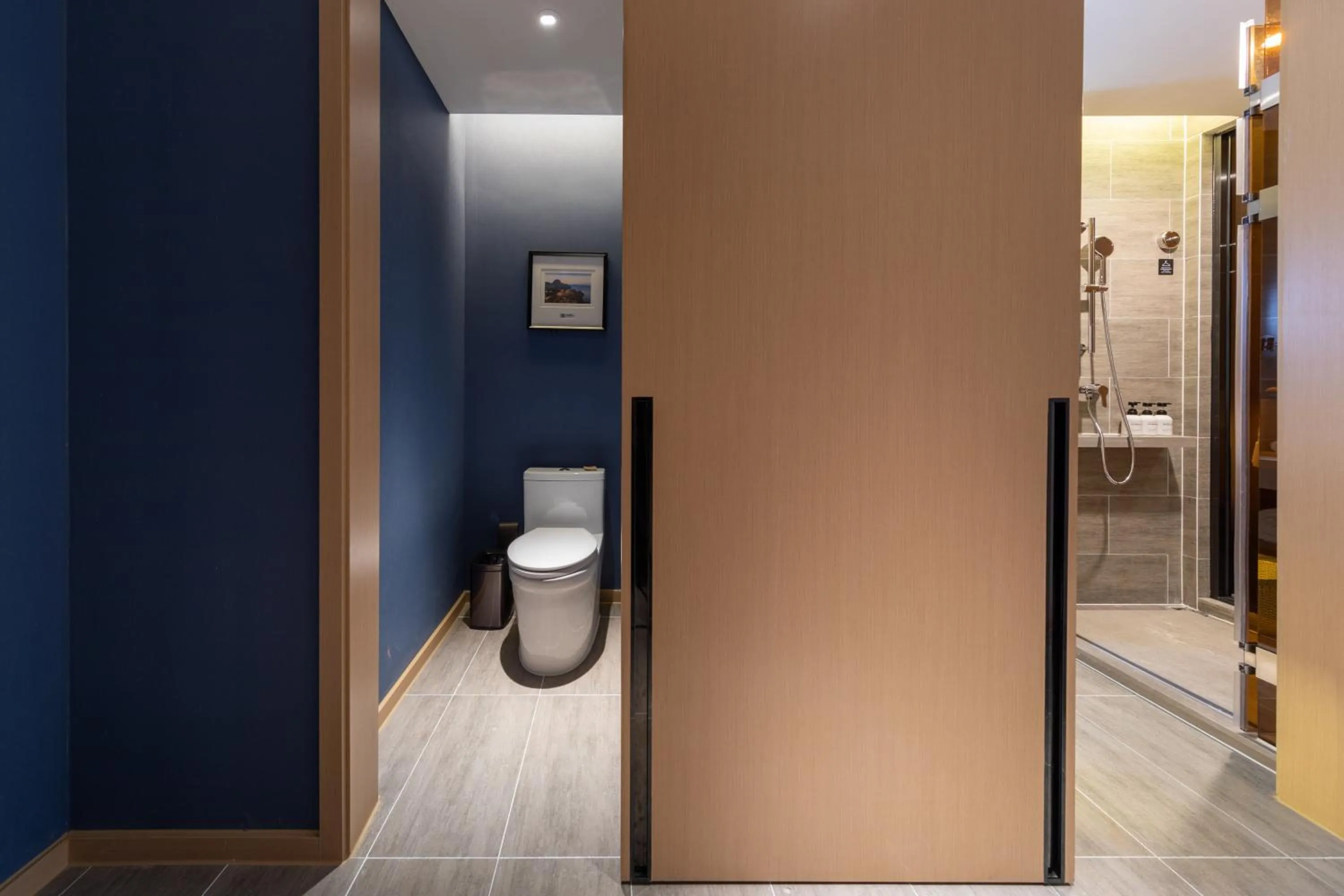 Toilet in Atour Hotel Kunming Economic Development Zone