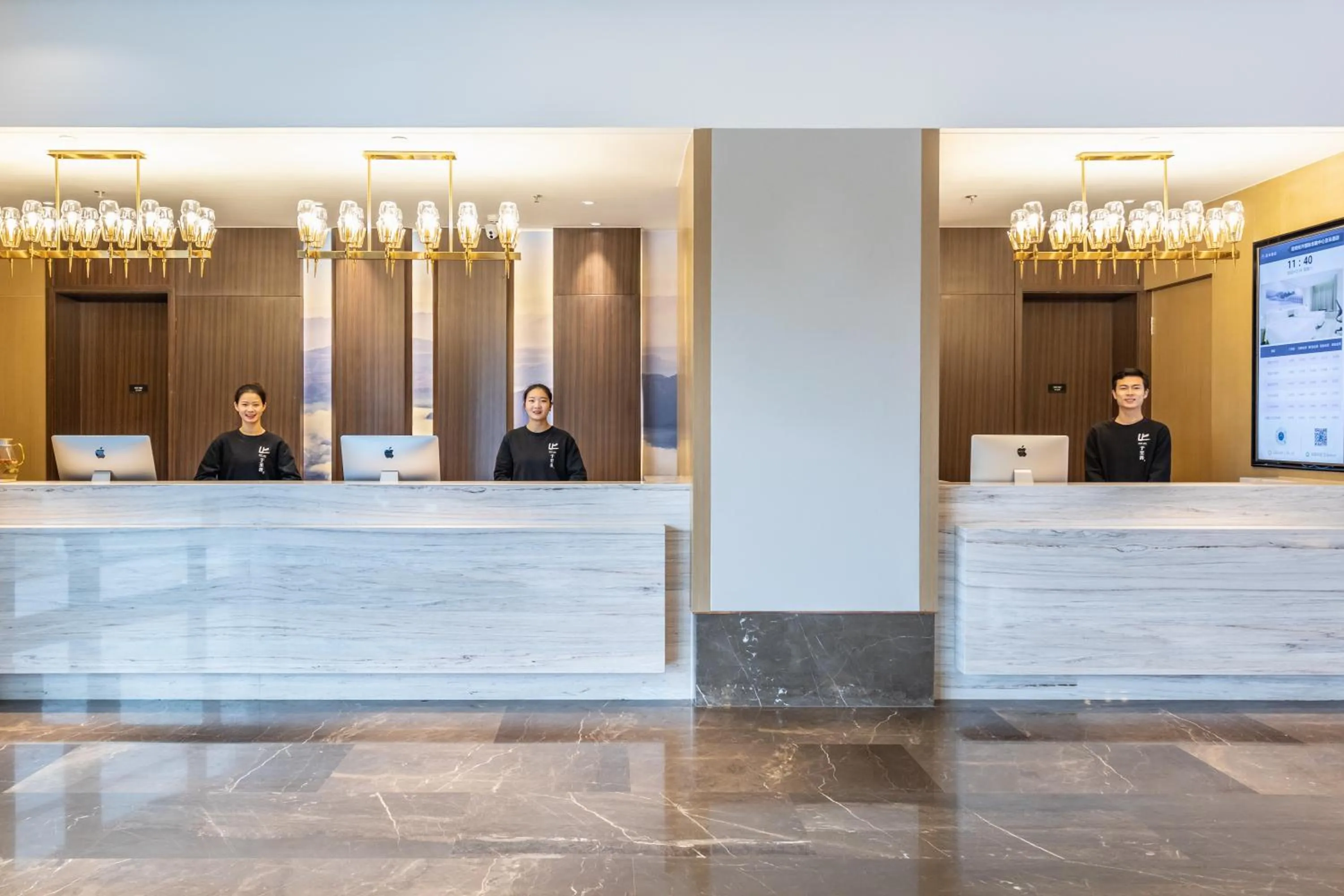 Lobby or reception in Atour Hotel Kunming Economic Development Zone