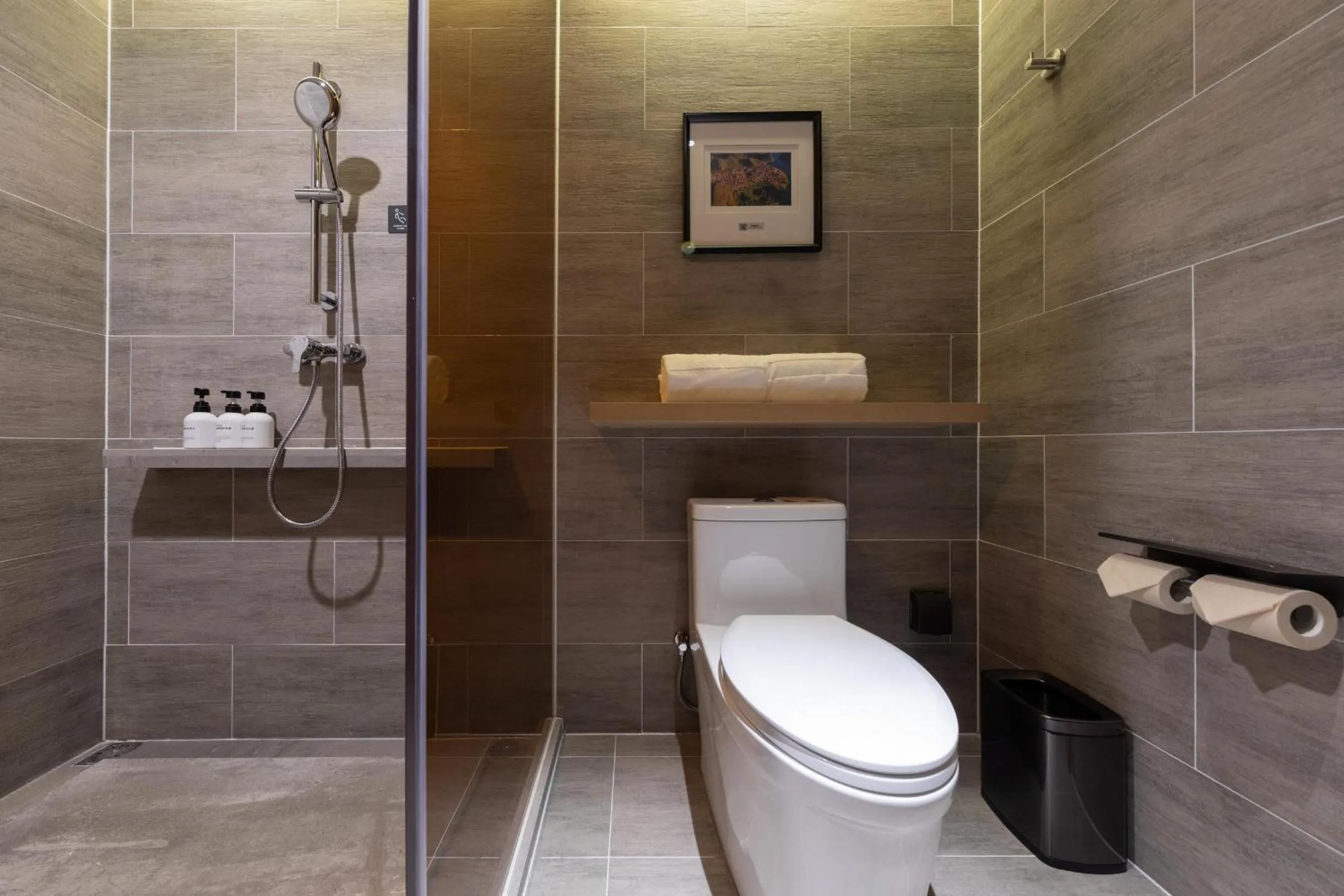 Toilet in Atour Hotel Kunming Economic Development Zone