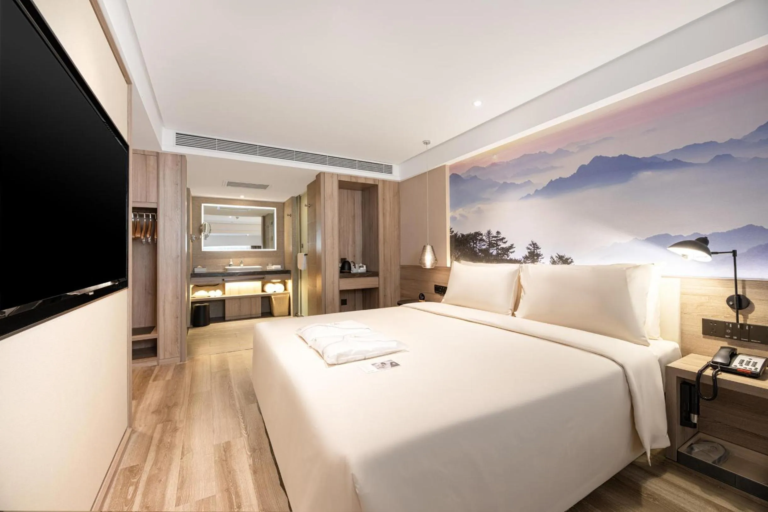 Bed in Atour Hotel Xian Xianyang International Airport