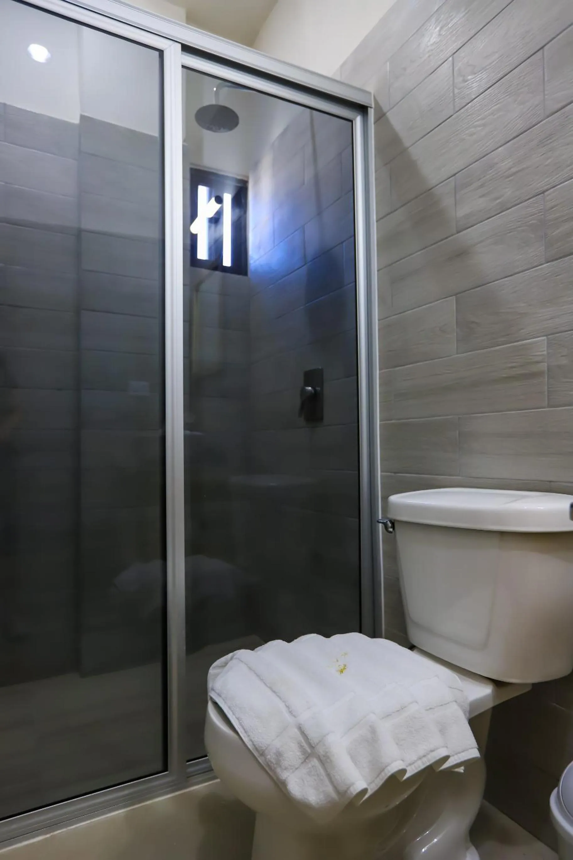 Shower in Hotel Inkanto