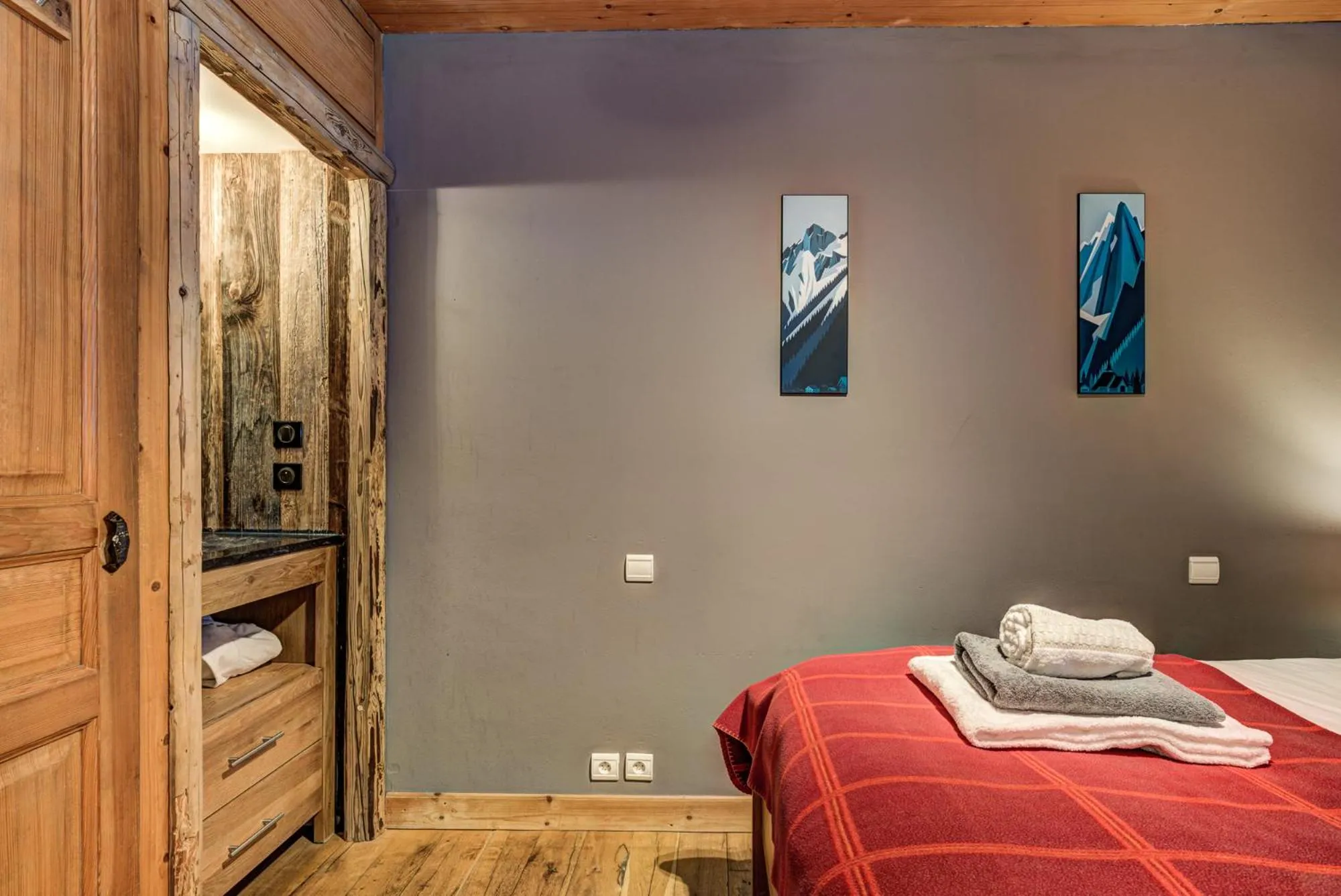 Bedroom, Bed in Chalet Tissières