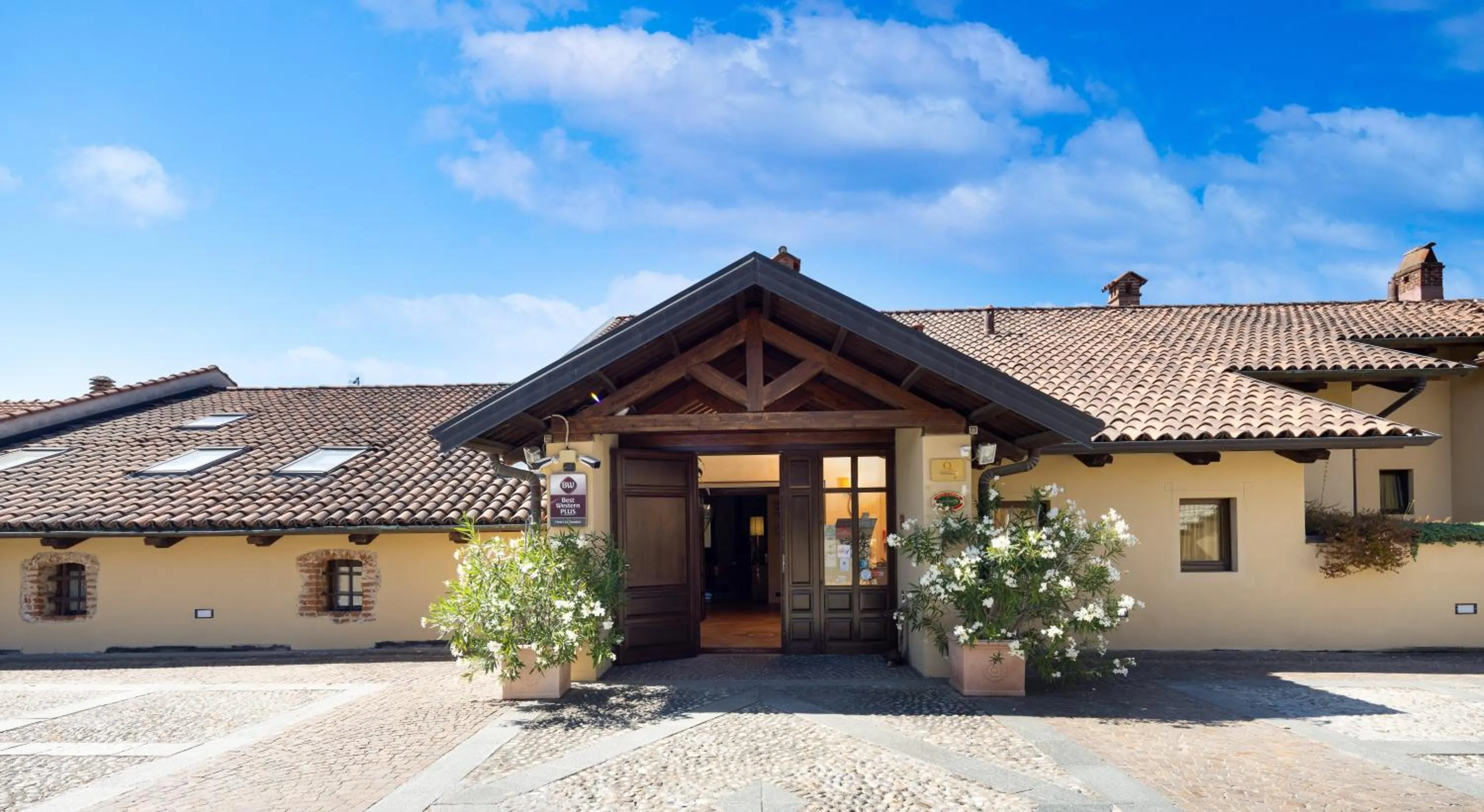 Property building in Best Western Plus Hotel Le Rondini