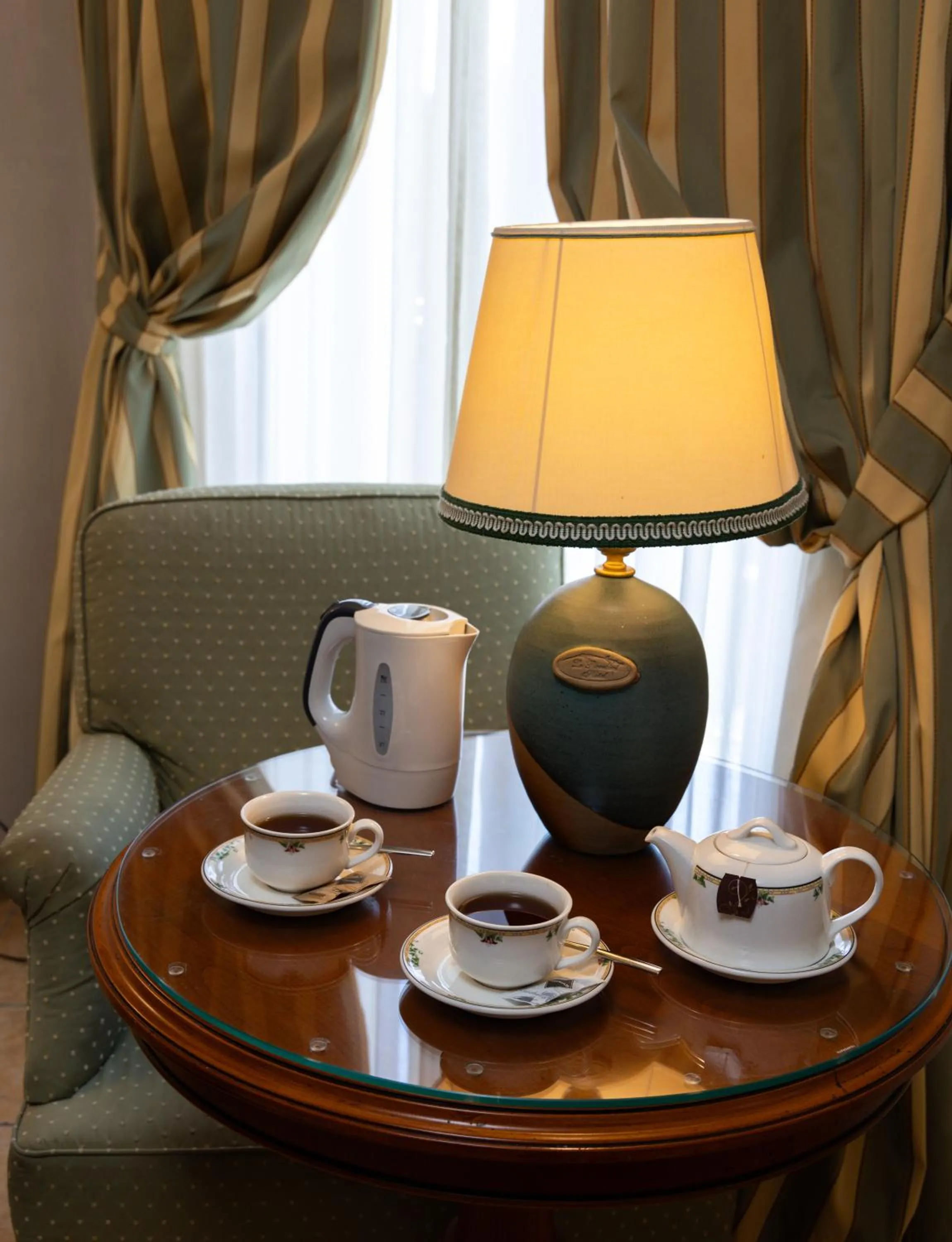 Coffee/tea facilities in Best Western Plus Hotel Le Rondini