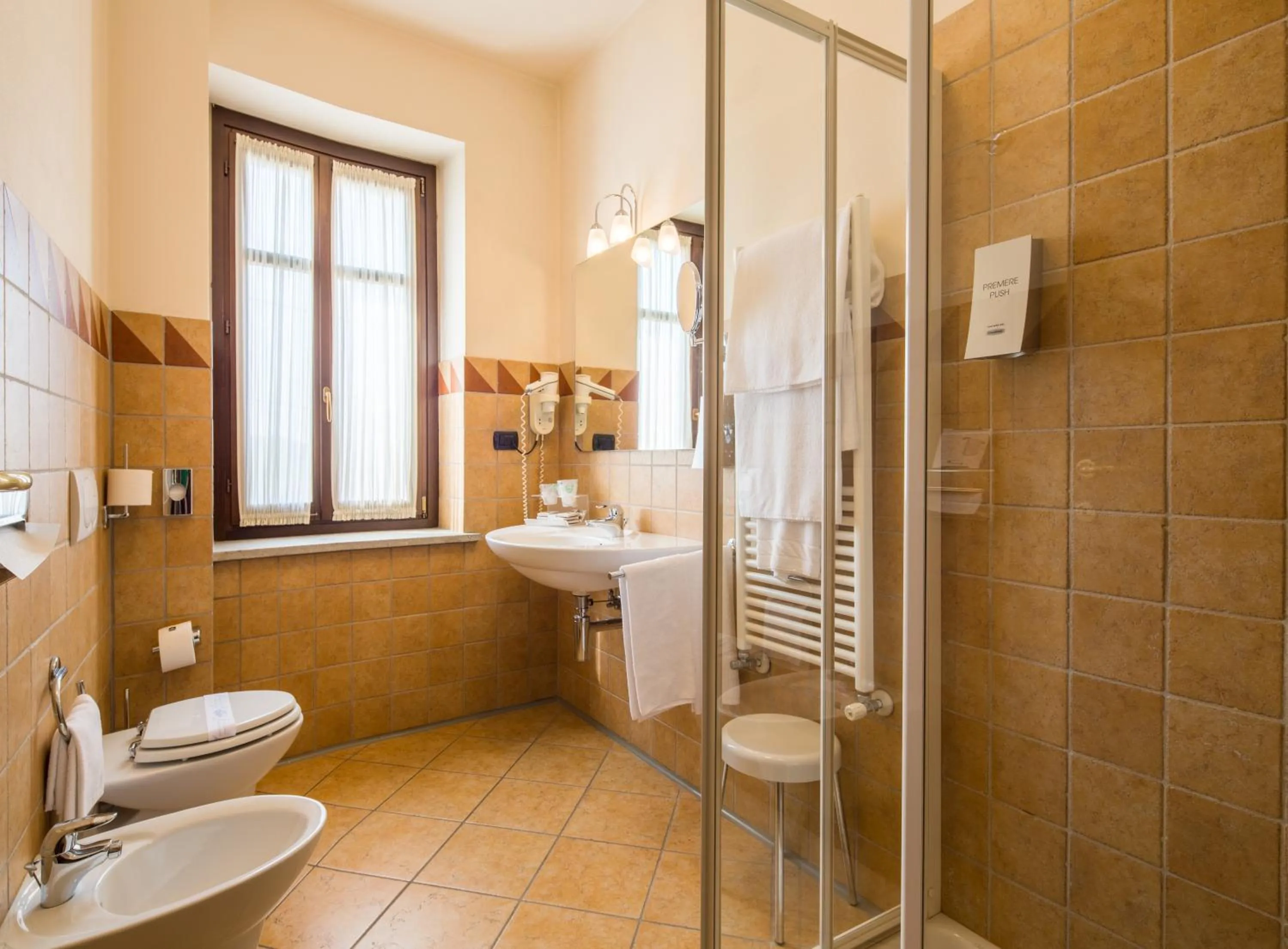 Shower in Best Western Plus Hotel Le Rondini
