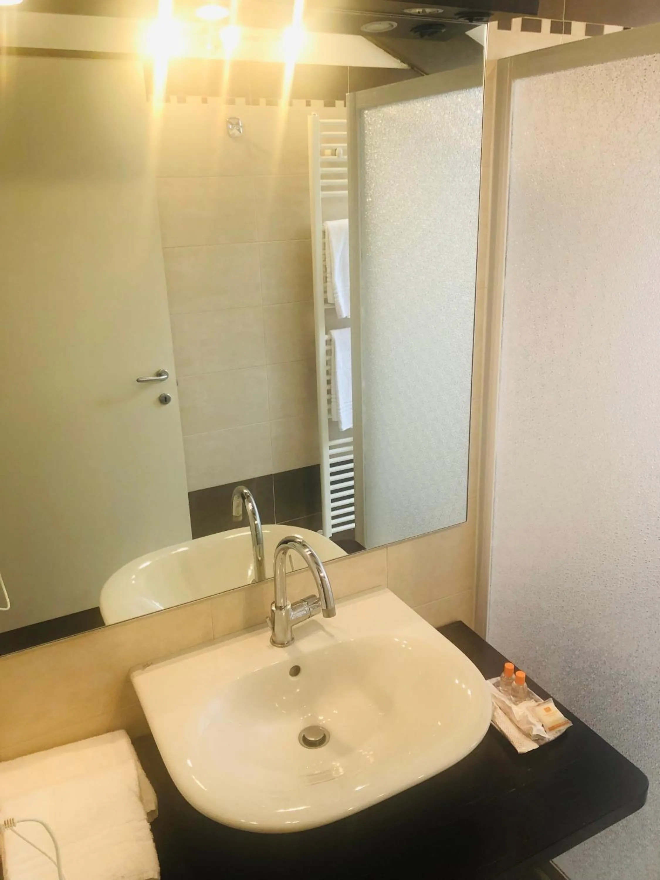 Bathroom in Hotel Malpensa INN Aereoporto