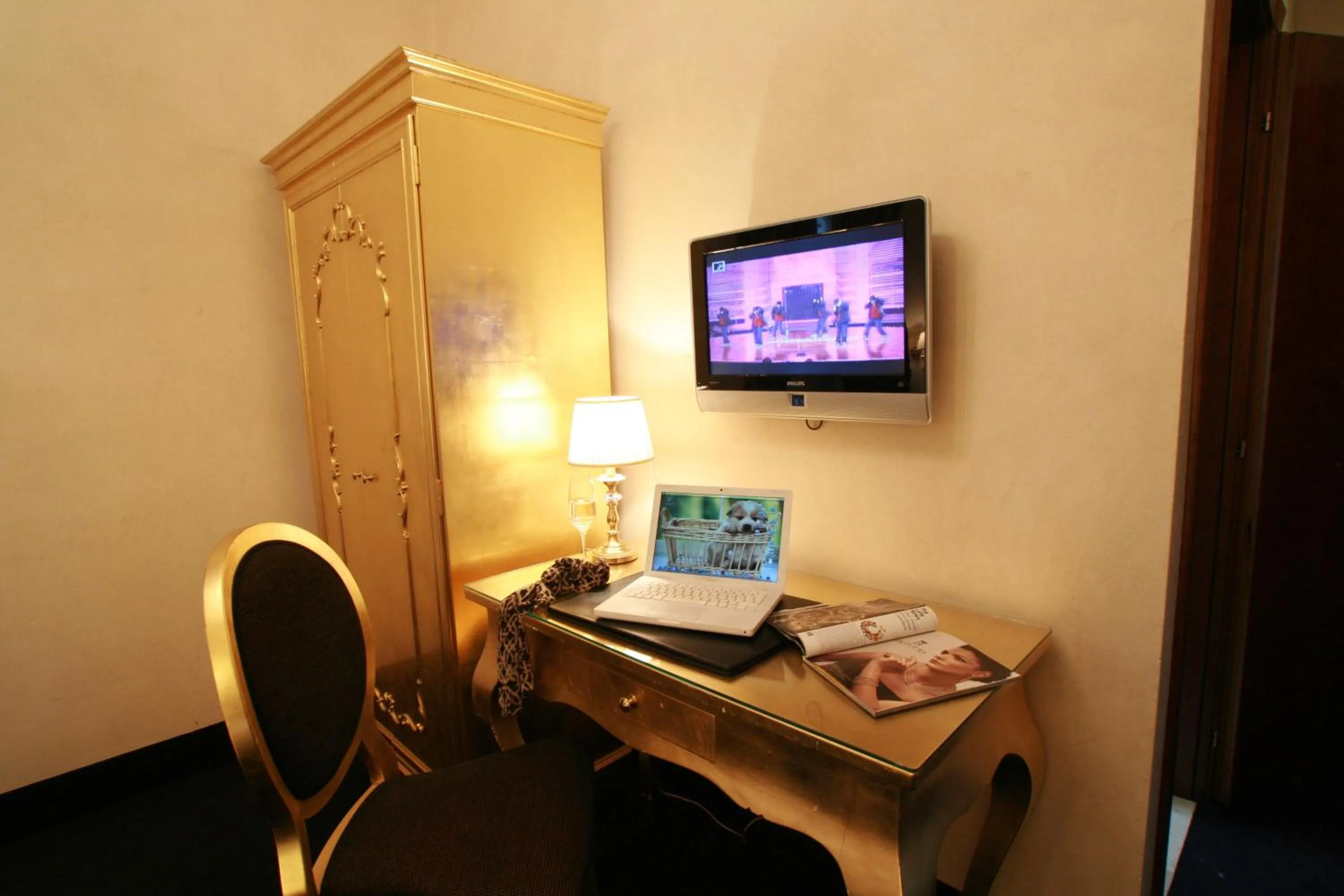 Bedroom in Hotel Al Ponte Dei Sospiri