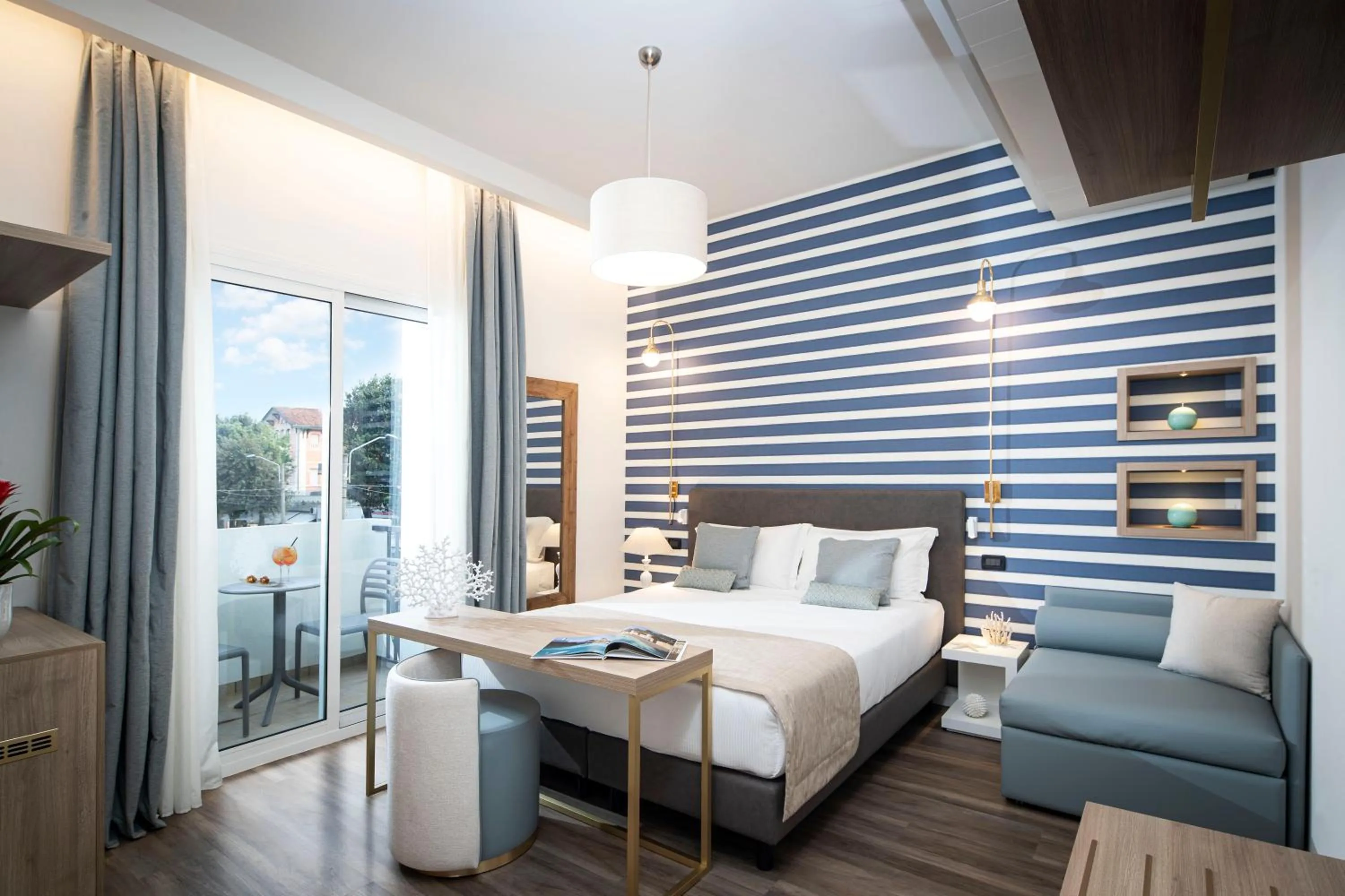 Photo of the whole room, Bed in Litoraneo Suite Hotel