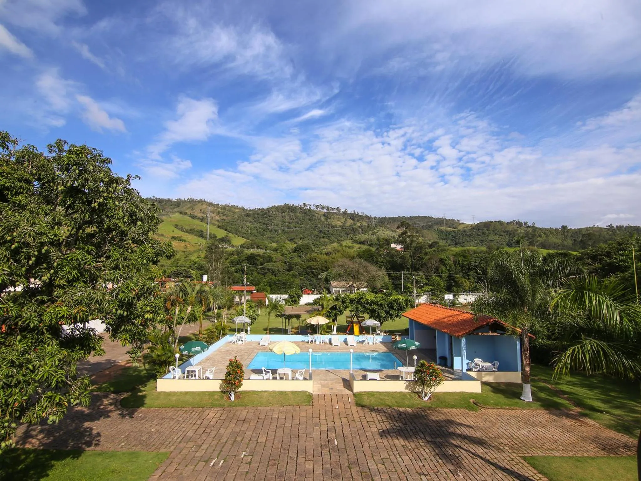 Pool view in Pousada Vale da Montanha