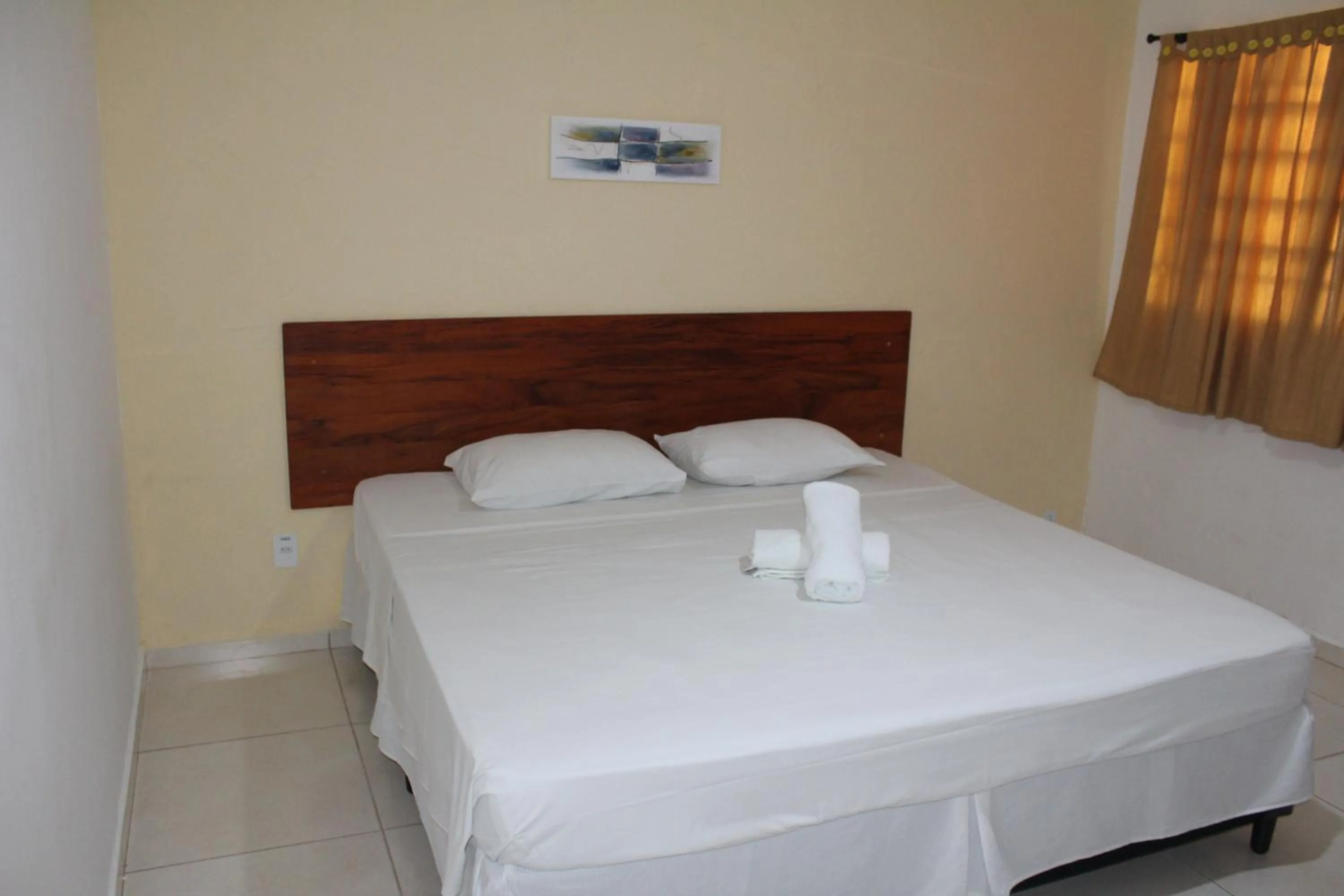 Photo of the whole room, Bed in Pousada Vale da Montanha